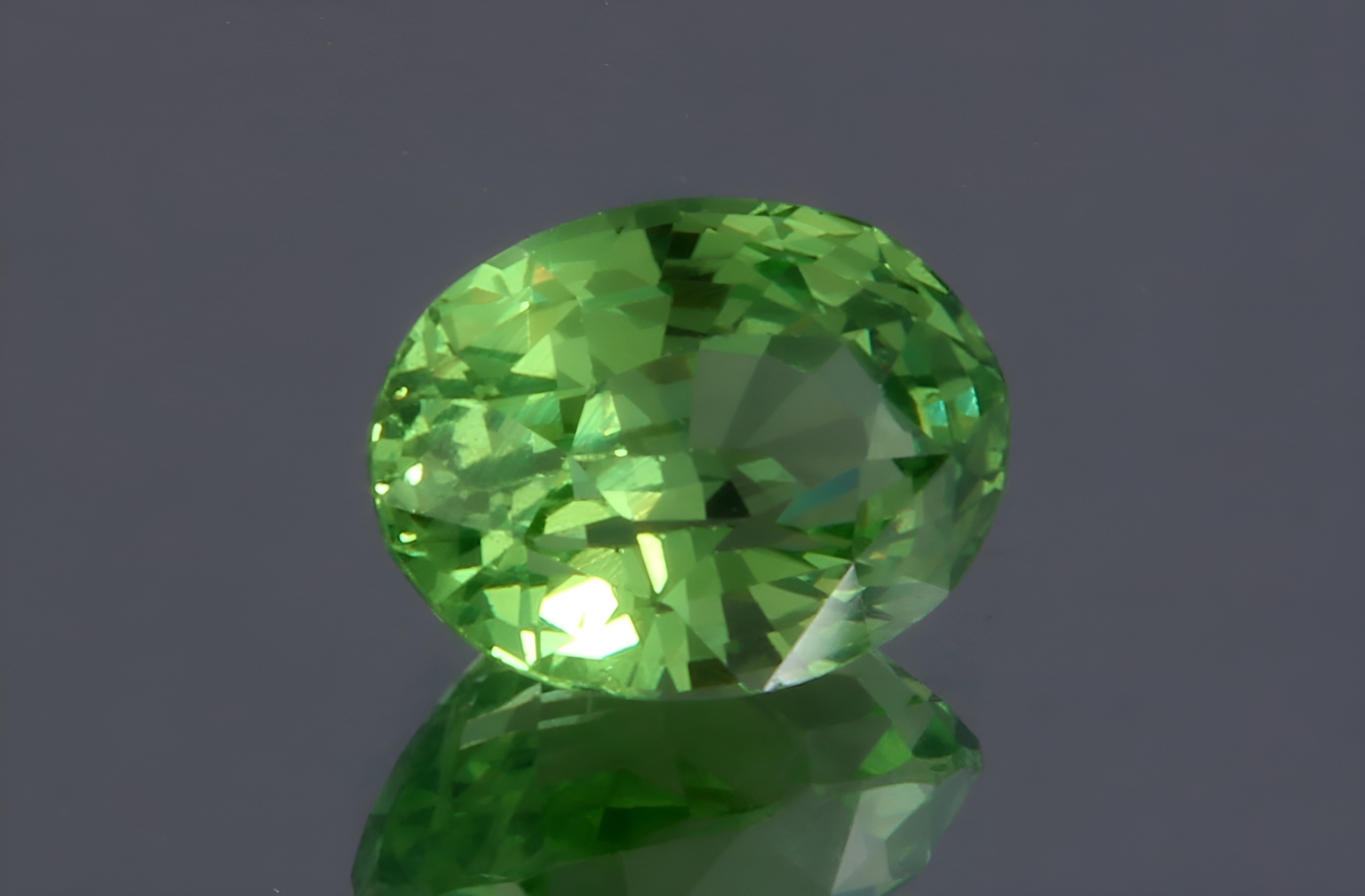 Tsavorite Garnet, 2.17 CT