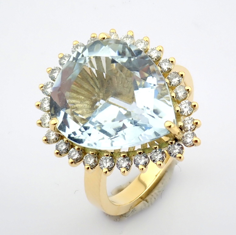 Natural Diamond 18K Yellow Gold Ring