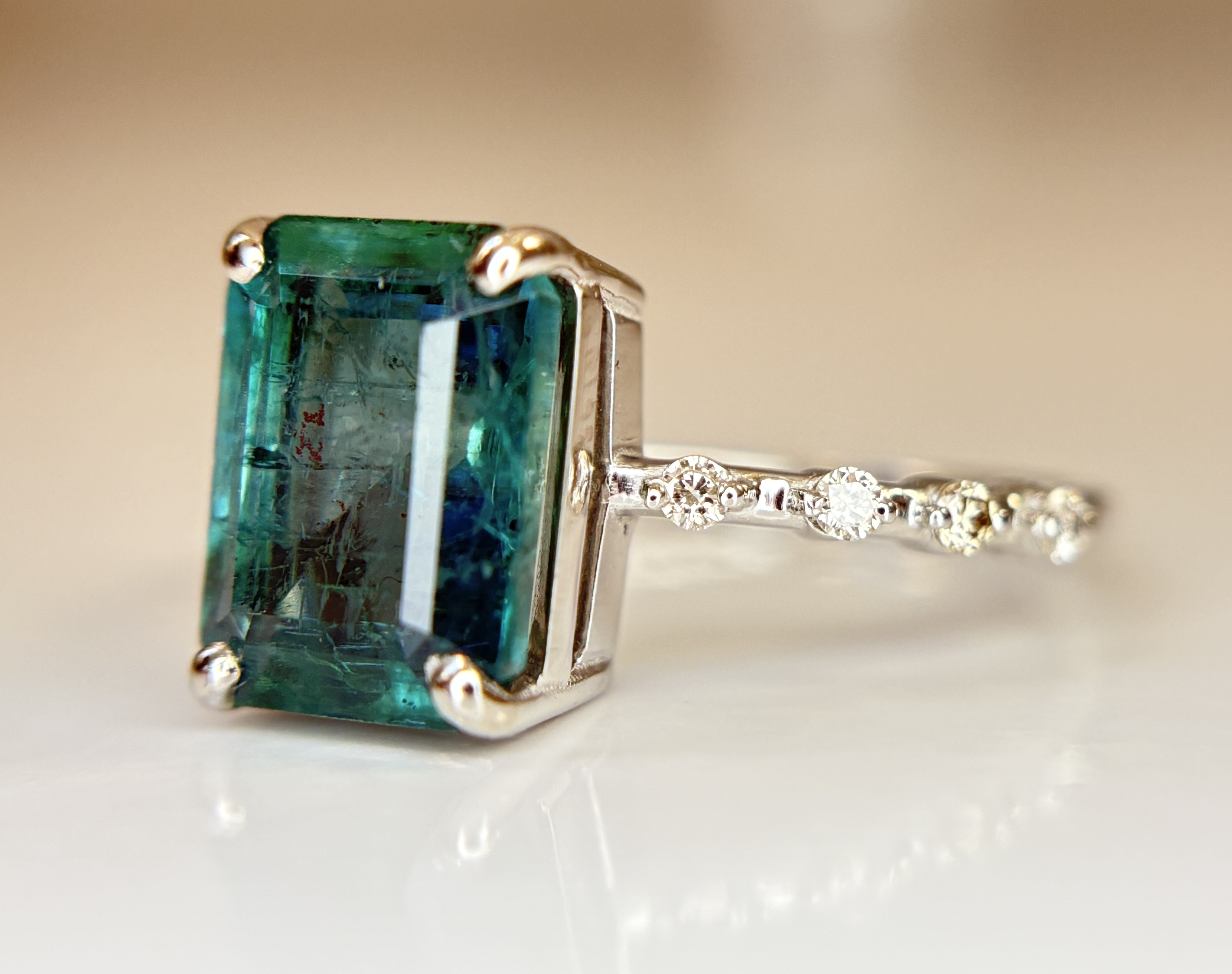 Beautiful 3.00 CT Natural Emerald Ring With Natural Diamonds & Platinum 950