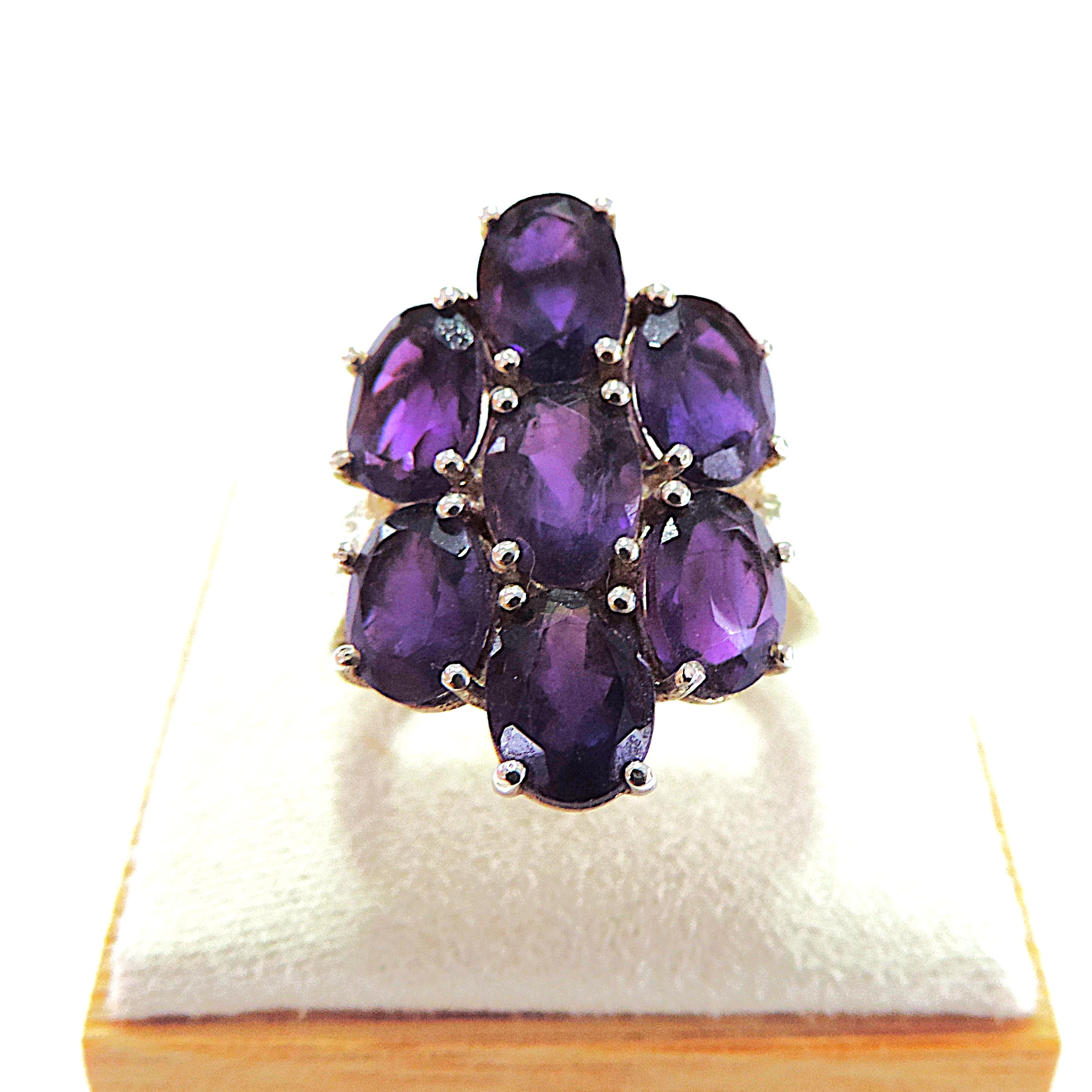 925 Silver 6 Carat Amethyst Gemstone Ring