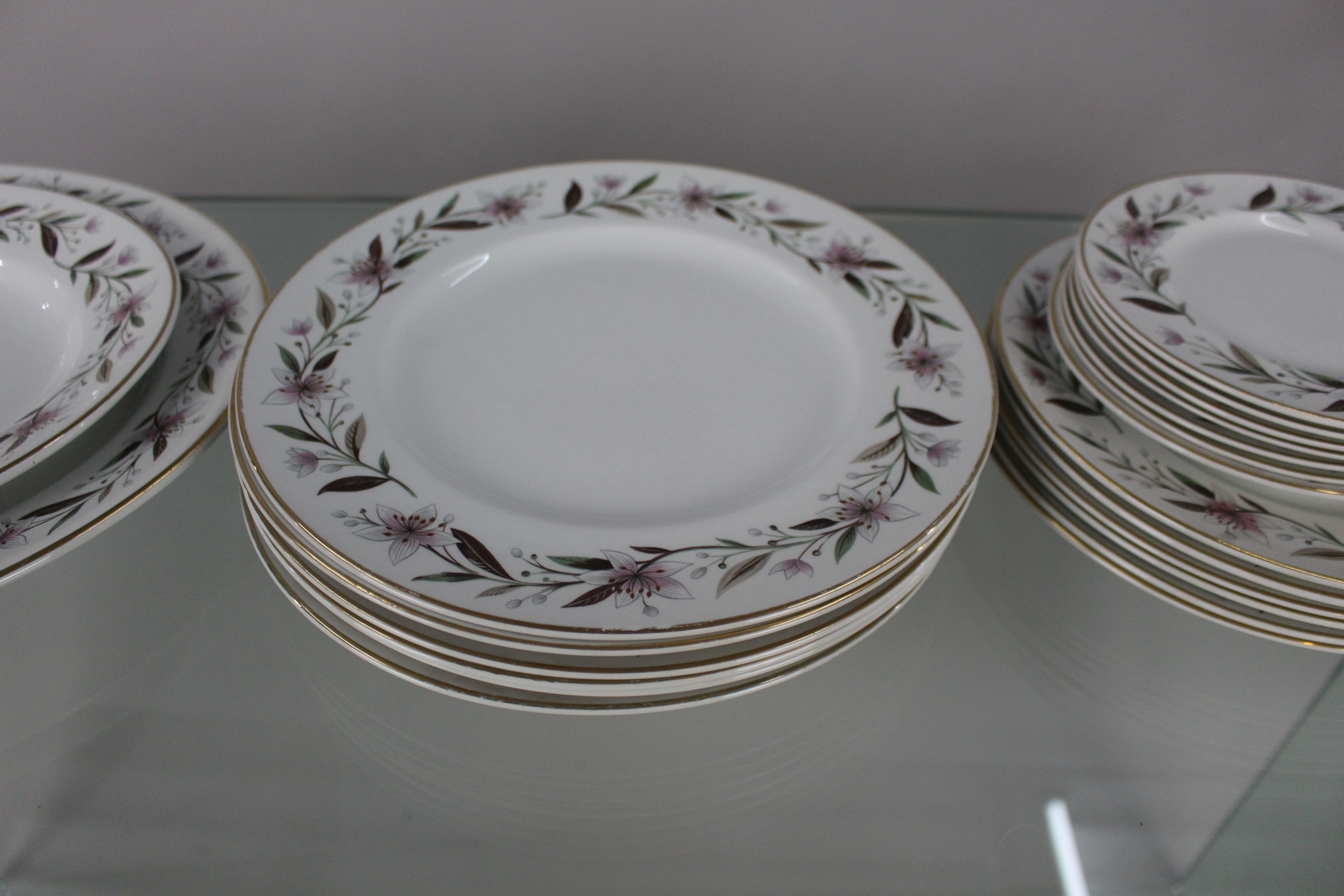 Chinastyle Simpson Potteries Naples Part Dinner Service