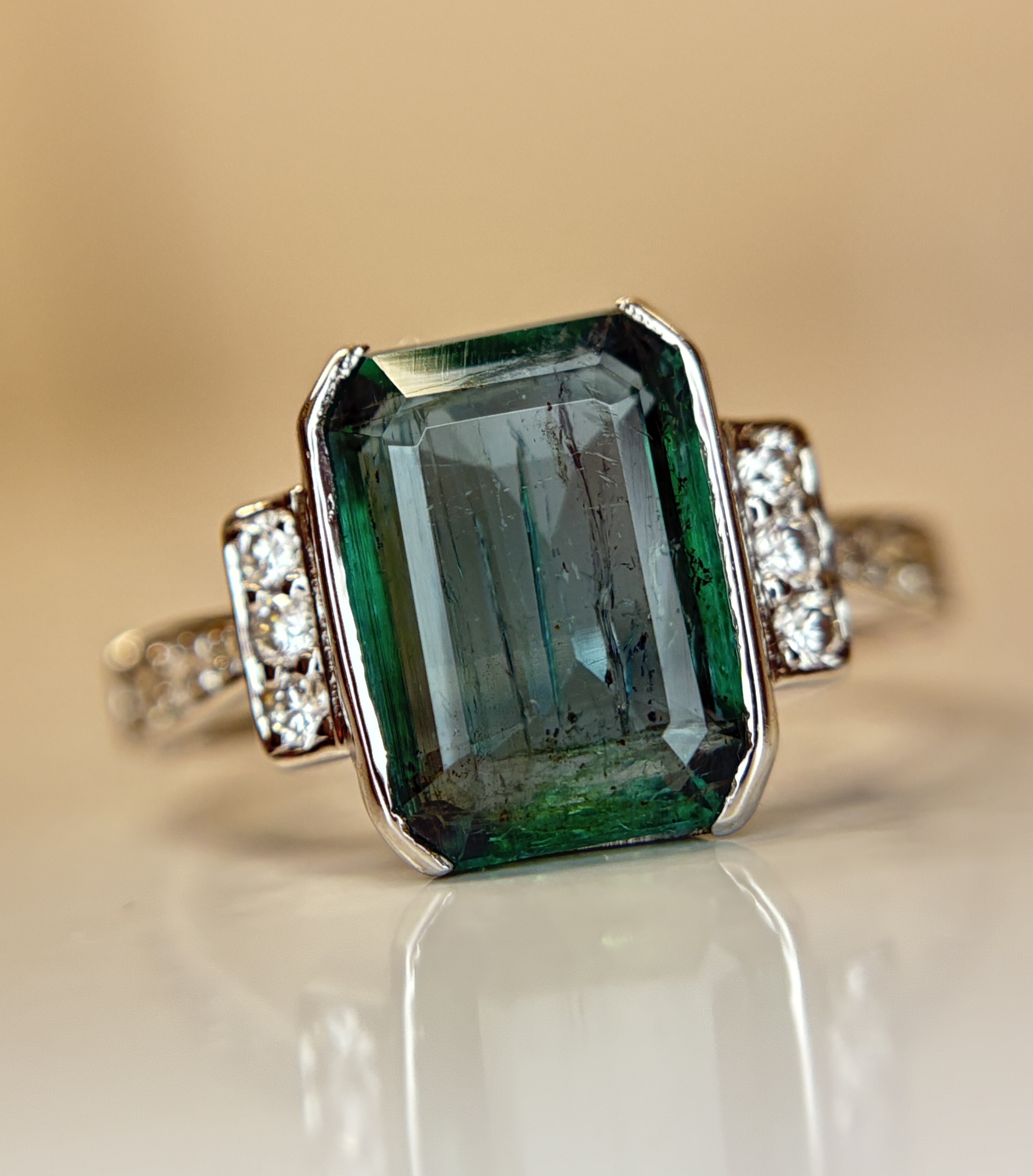 Beautiful 2.45 CT Natural Emerald With Natural Diamonds & 18k Gold