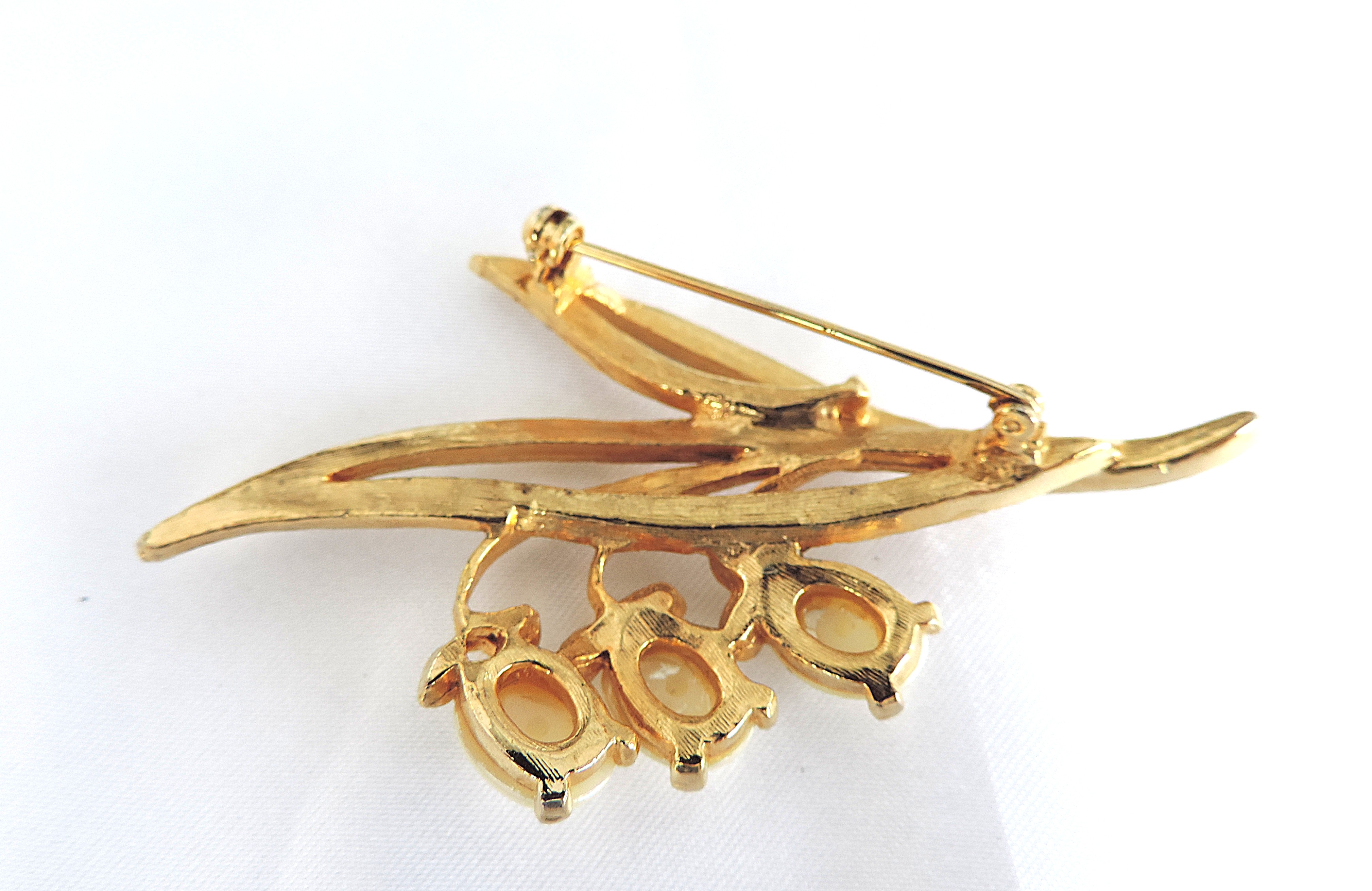 Vintage Crystal & Faux Pearl Brooch