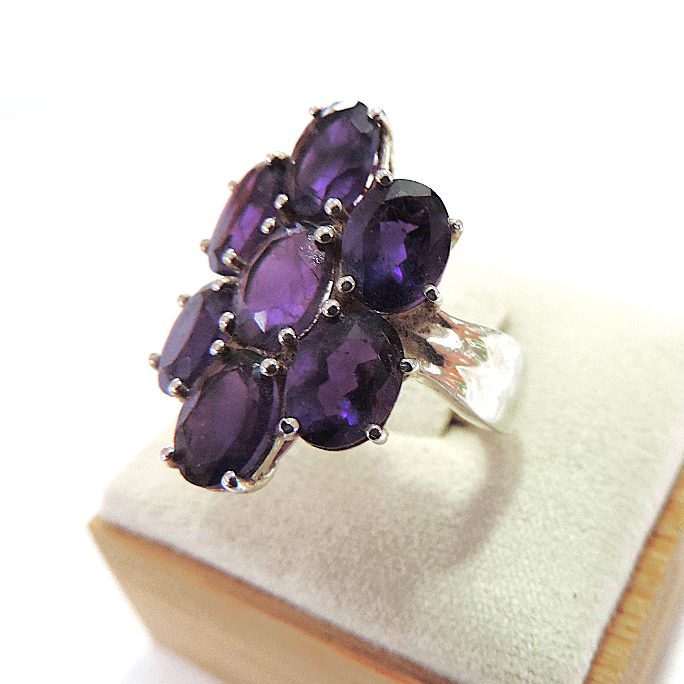 925 Silver 6 Carat Amethyst Gemstone Ring