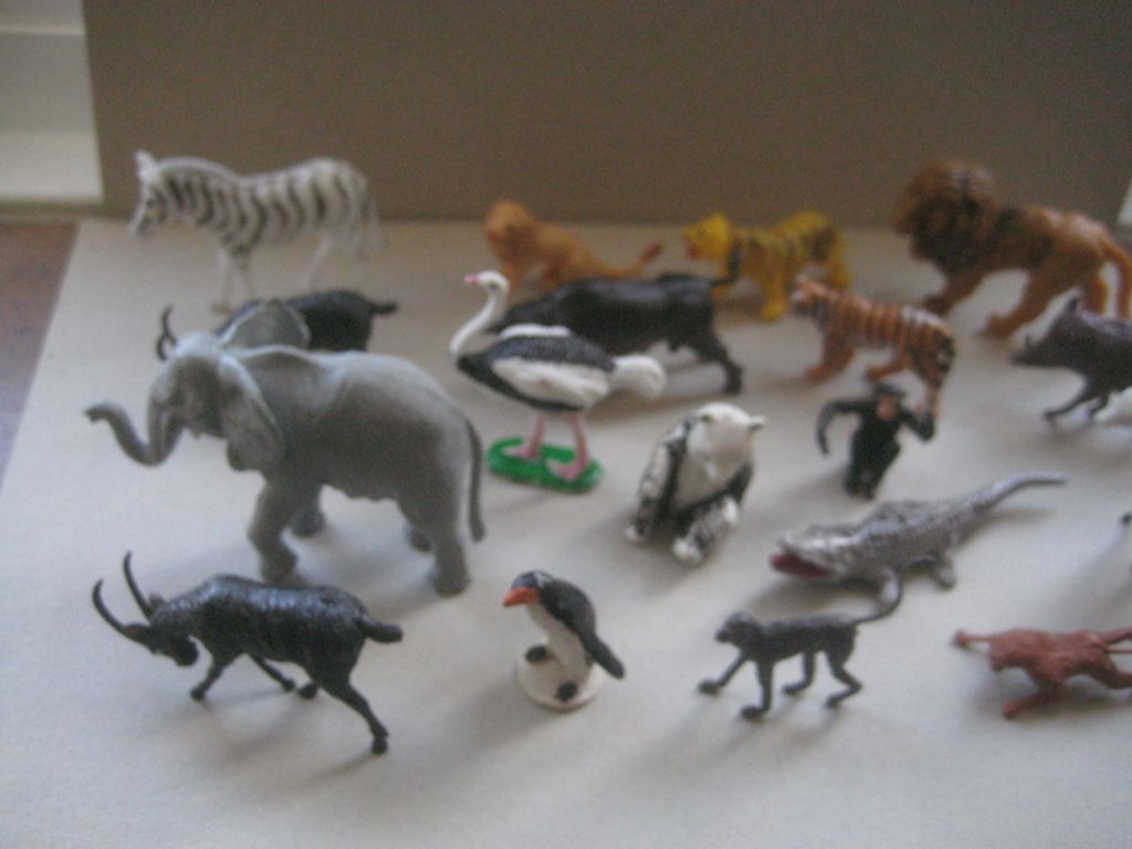 A Group of 19 Vintage Plastic Animals