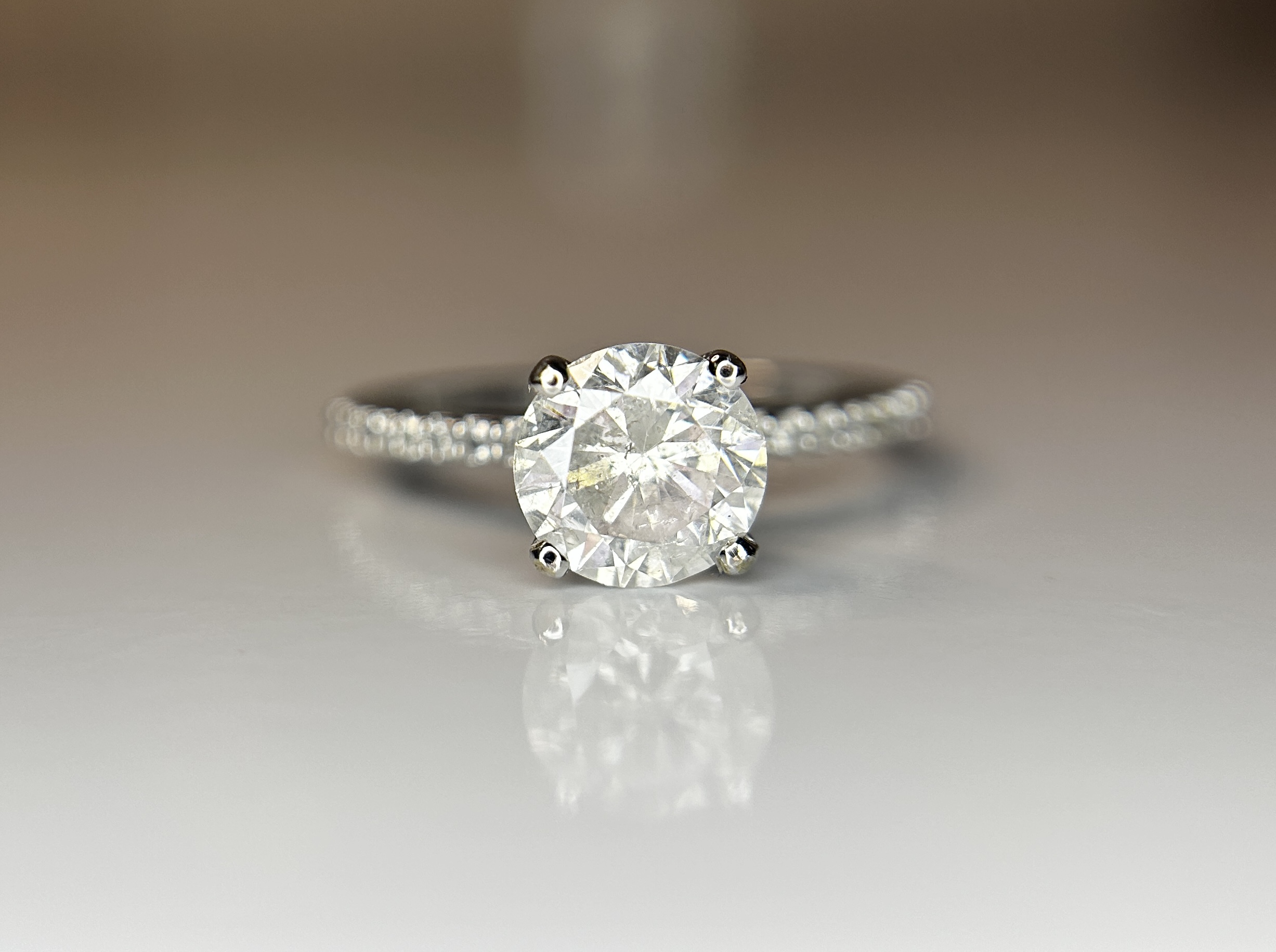 Beautiful 1.82ct Untreated Natural Solitaire Diamond & 18k Gold