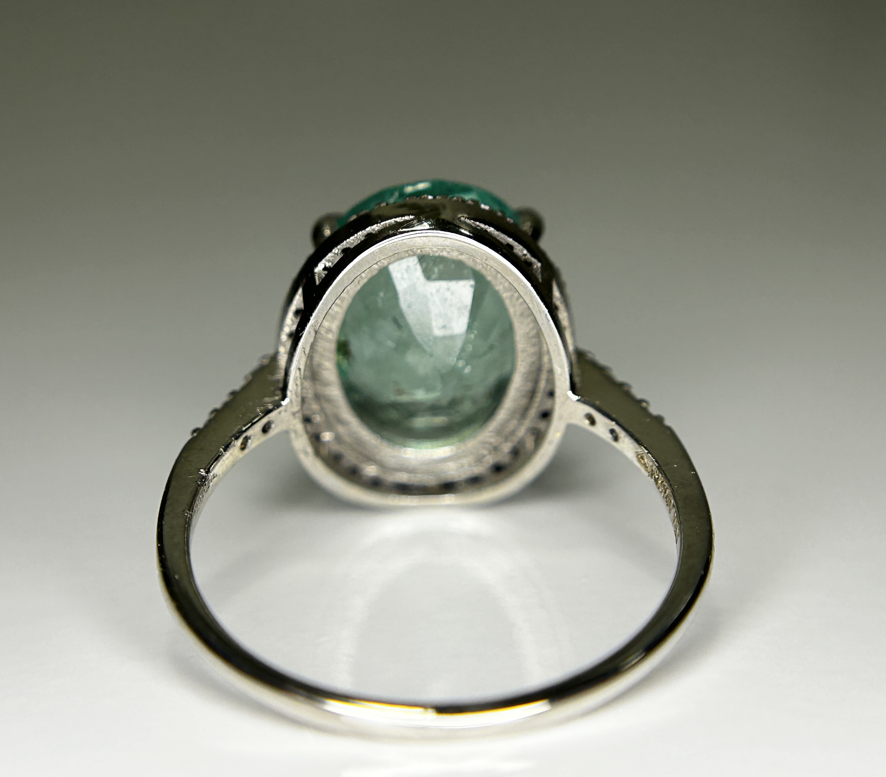 Beautiful 4.15CT Untreated Natural Columbian Emerald Ring, Diamonds & 18k Gold