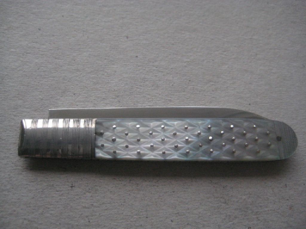 George IV Mother of Pearl Hafted Silver Bladed Folding Fruit Knife, Sheffield 1825