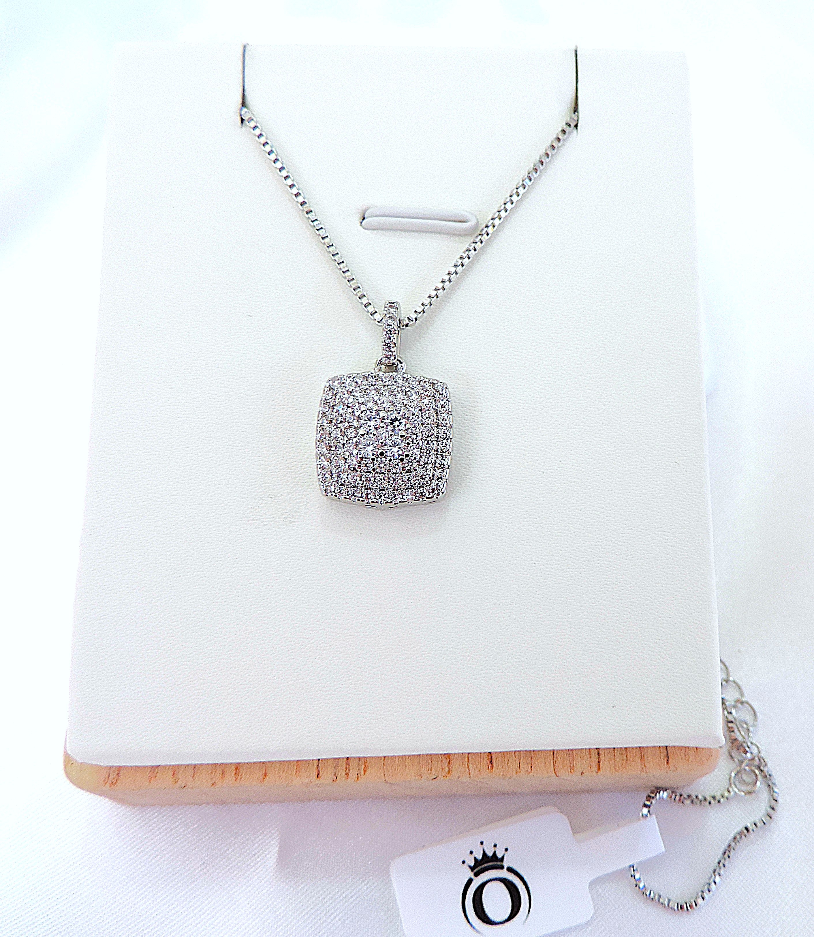 Orrevé Gemstone Pendant Necklace 'New'