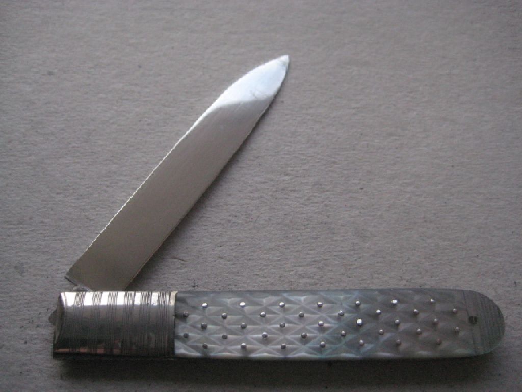 George IV Mother of Pearl Hafted Silver Bladed Folding Fruit Knife, Sheffield 1825