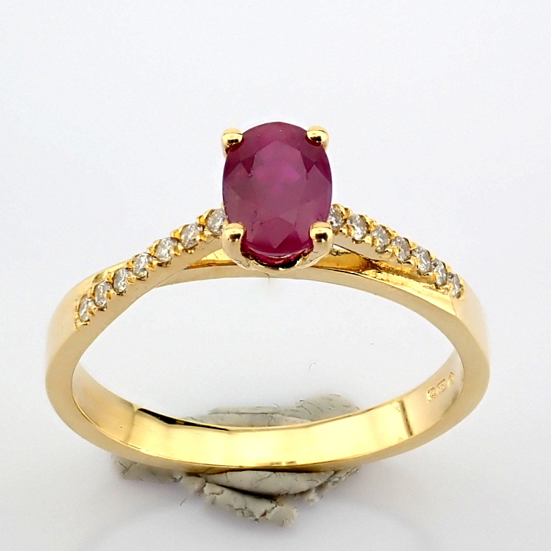 Natural Diamond 18K Yellow Gold Ring