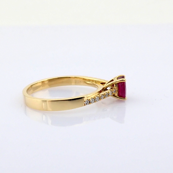 Natural Diamond 18K Yellow Gold Ring