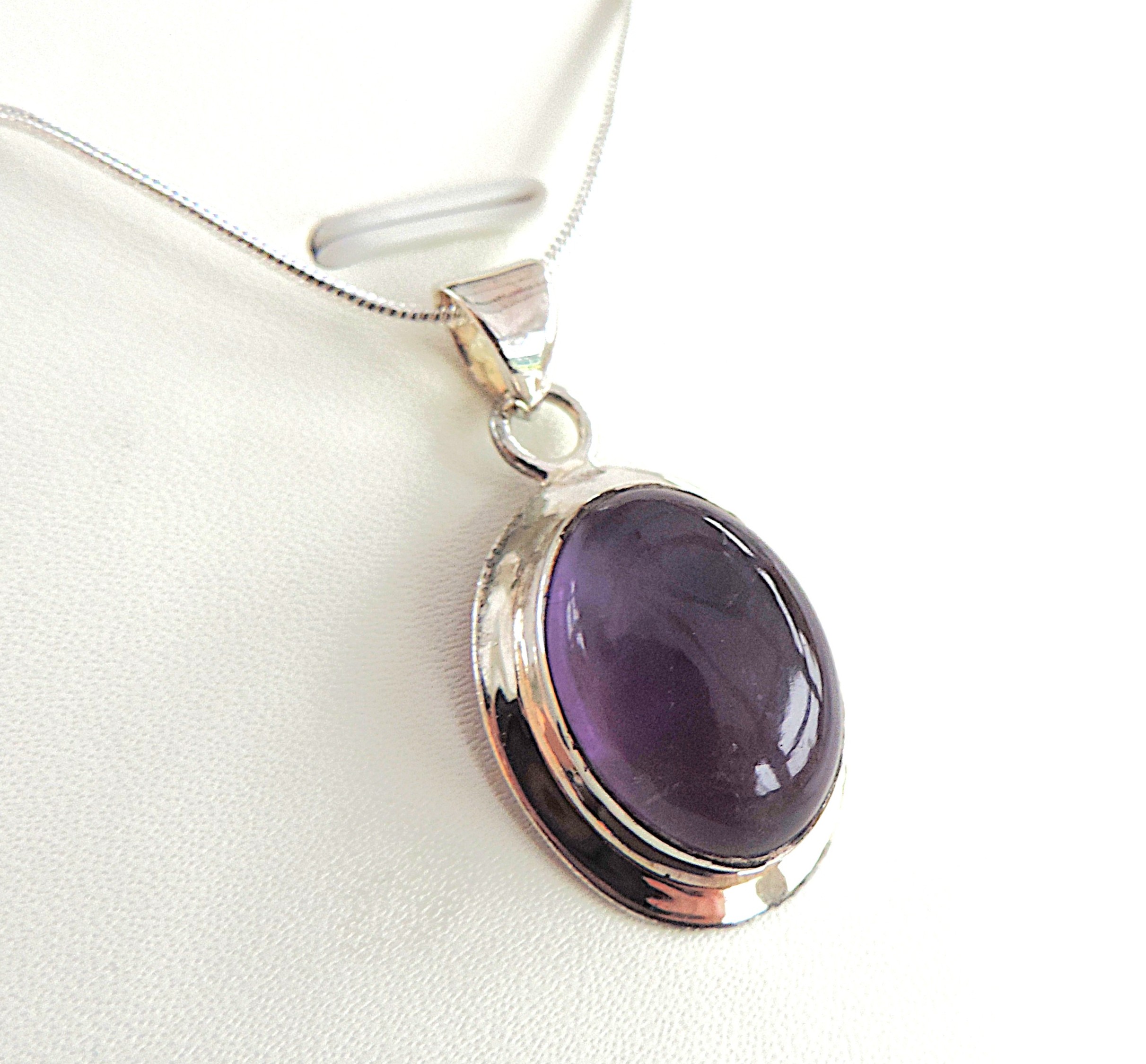 925 Silver 12 Carat Cabochon Amethyst Gemstone Pendant Necklace