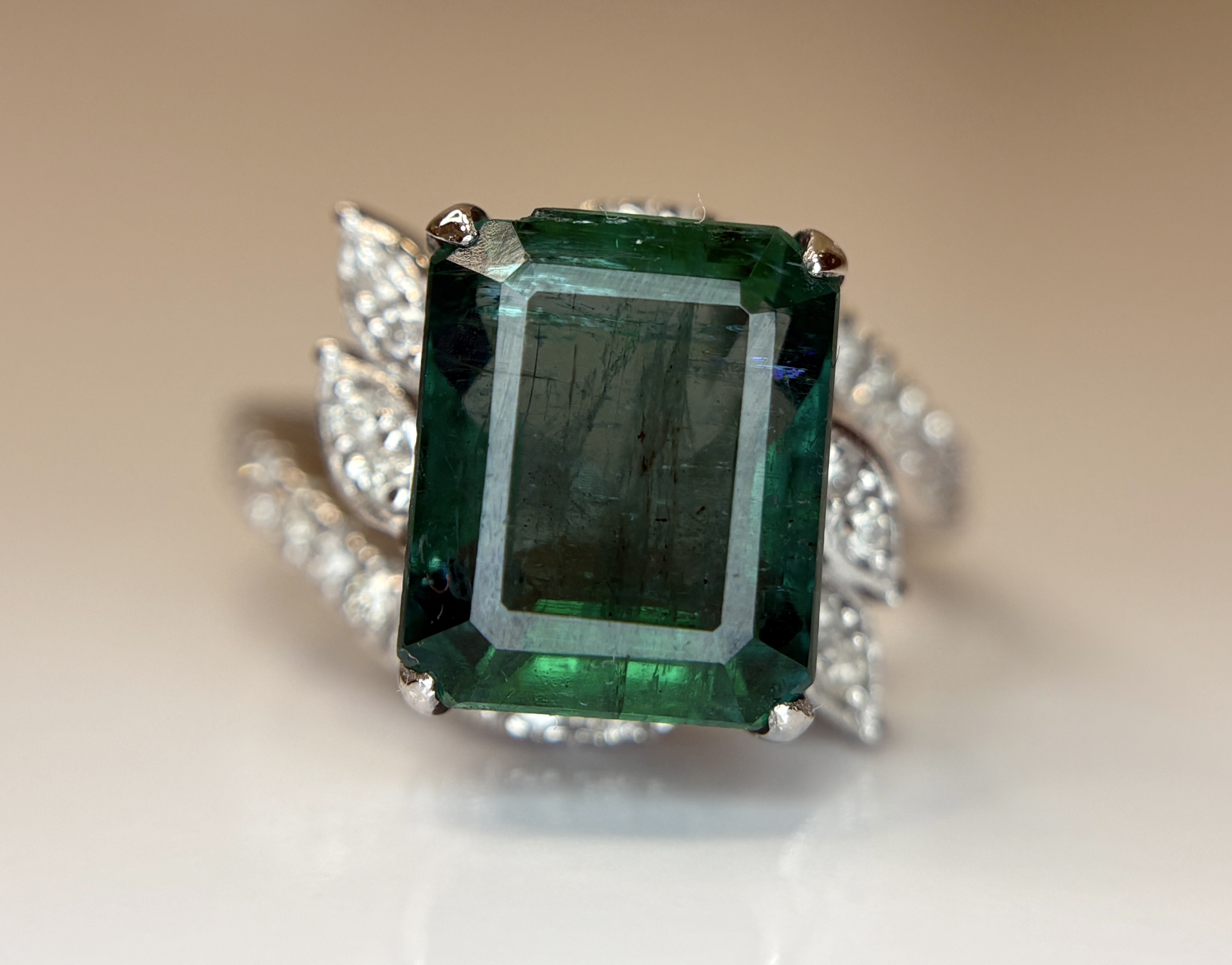 Beautiful 5.45 CT Natural Emerald With Natural Diamonds & 18k Gold