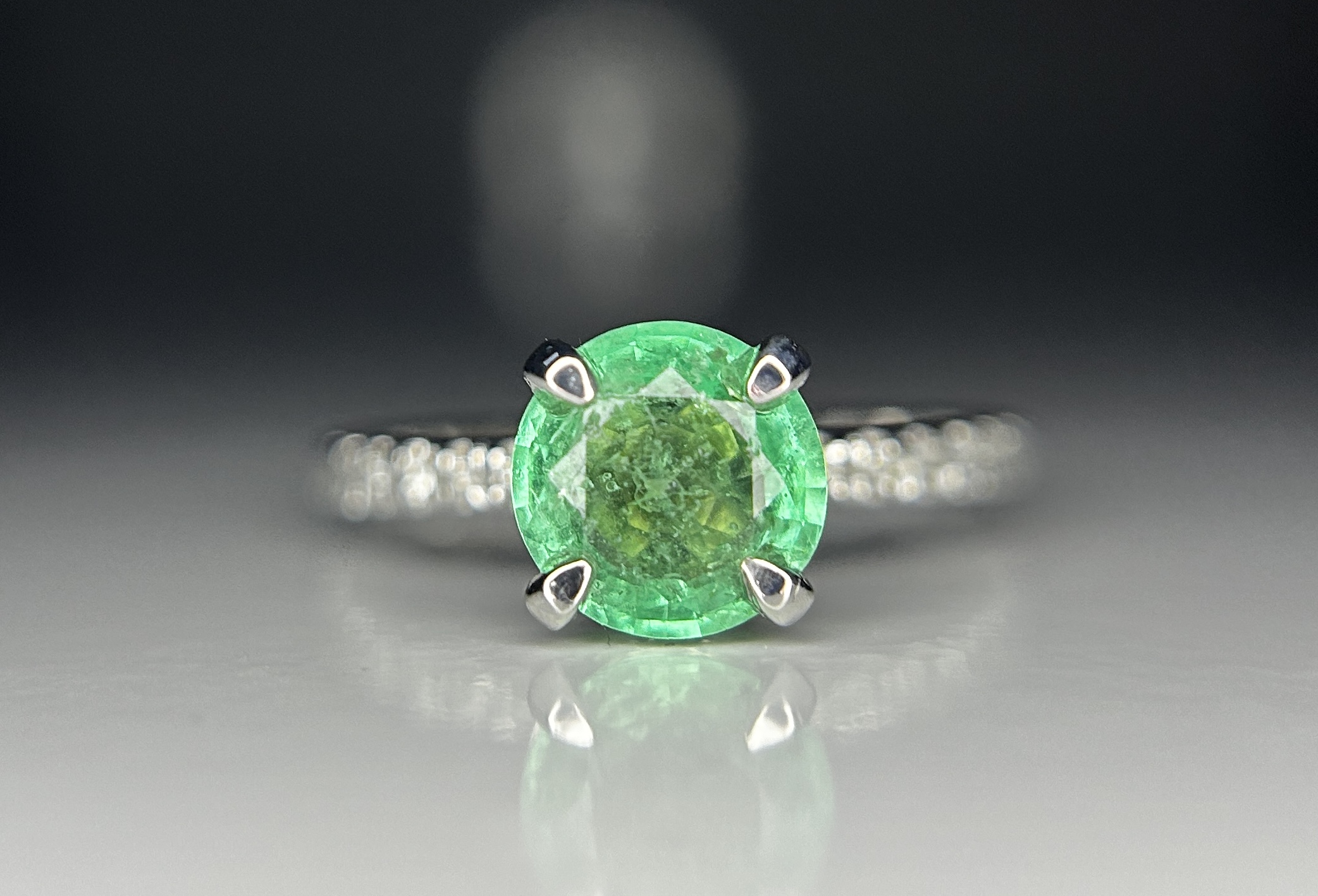 Beautiful 1.03ct Natural Emerald With Natural Diamonds & 18k Gold