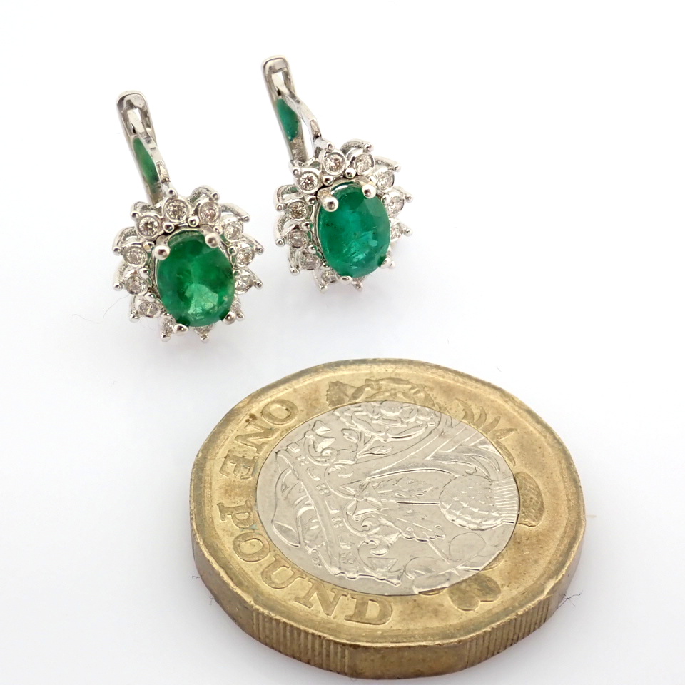 Natural Diamond 18K White Gold Earring