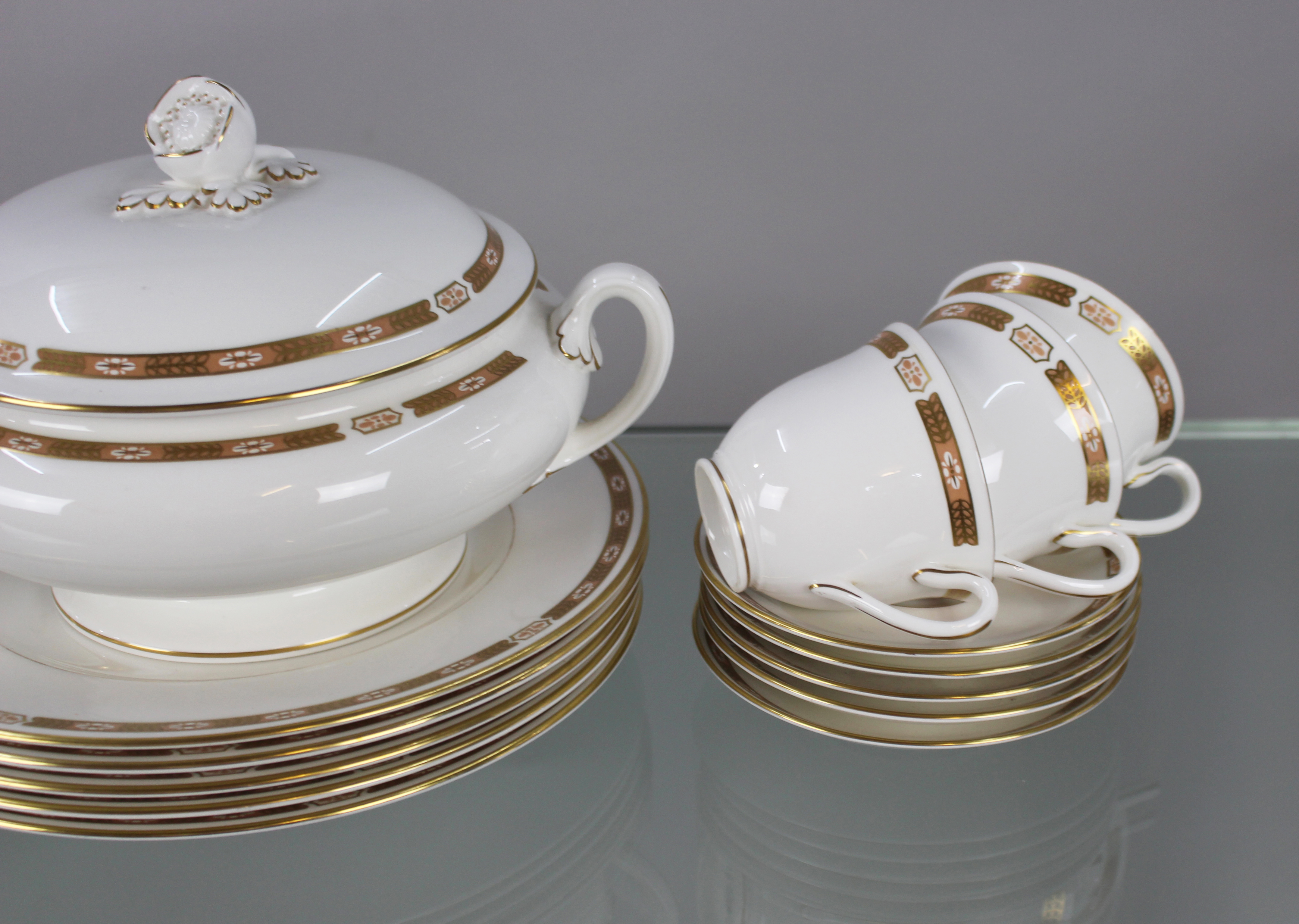 Royal Worcester Grosvenor White & Gold Part Dinner Service