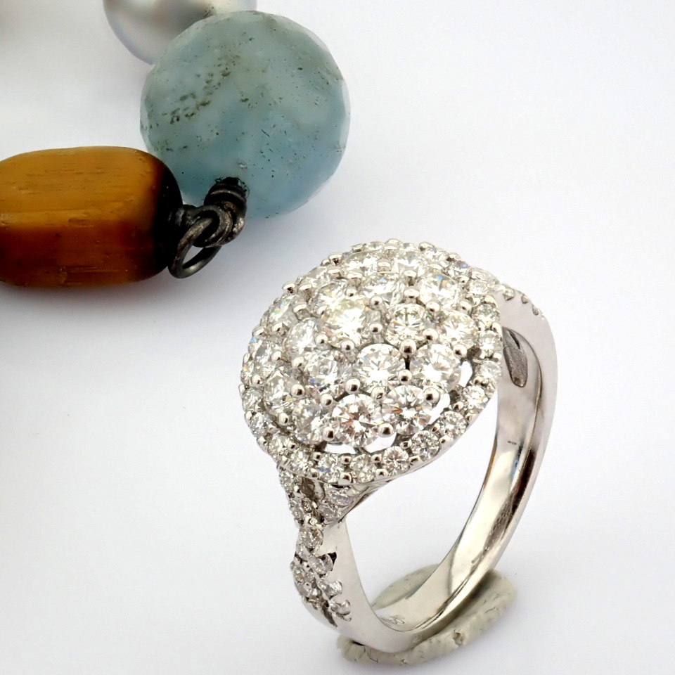Natural Diamond 18K White Gold Ring