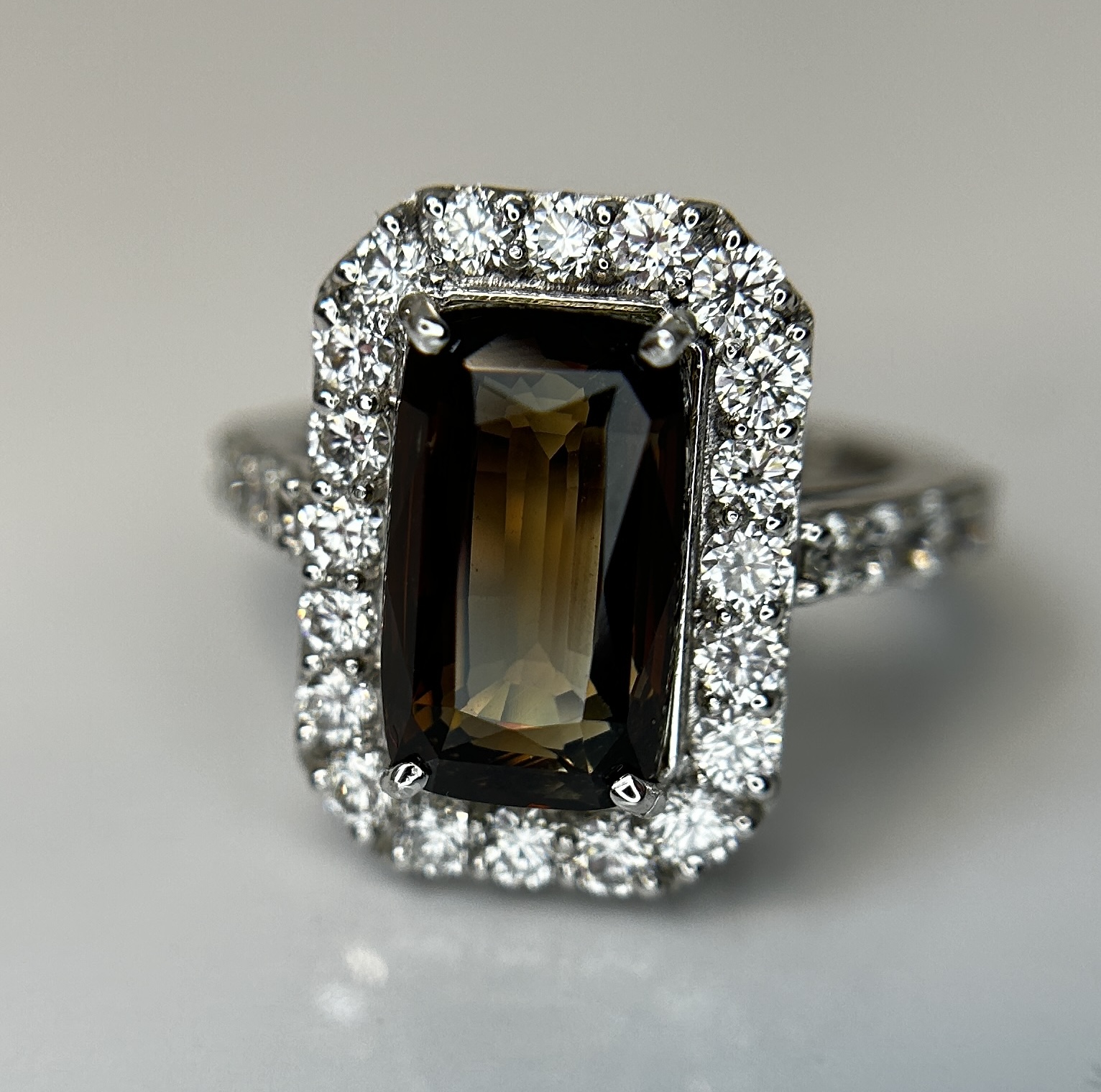 GIA Certified Natural Rare Alexandrite Ring 5.07ct With 1.38ct Diamond & 18k White Gold