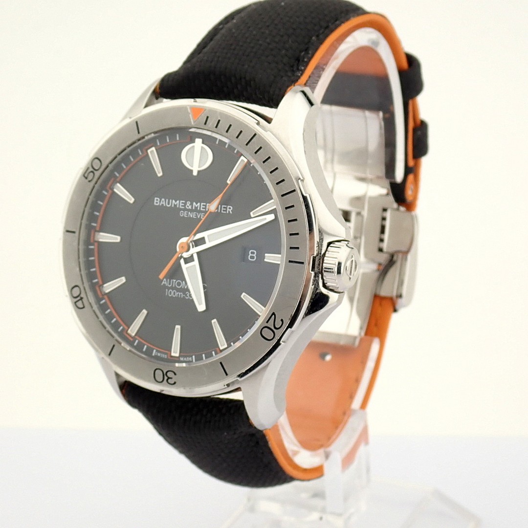 Baume & Mercier /  Clifton Club - Gentlmen's Steel Wrist Watch