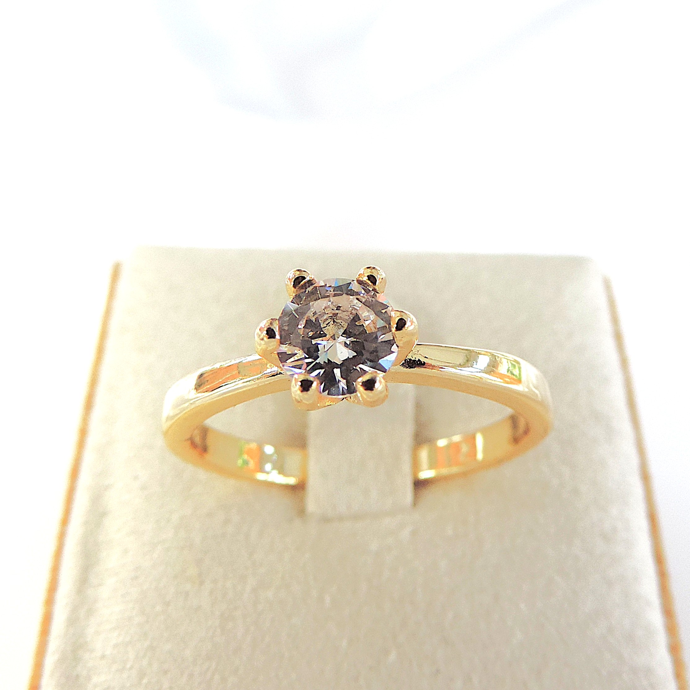 18k Gold 925 Silver Moissanite Solitaire Ring 'New'