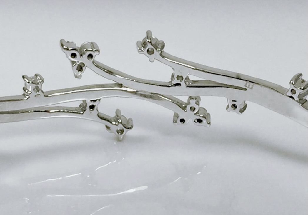 Damas 18k Gold Flower Bracelet Bangle 7” 11.3 grams