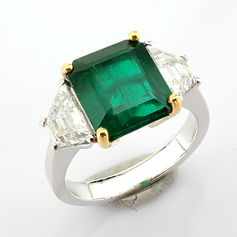 Natural Diamond 18K White Gold Ring