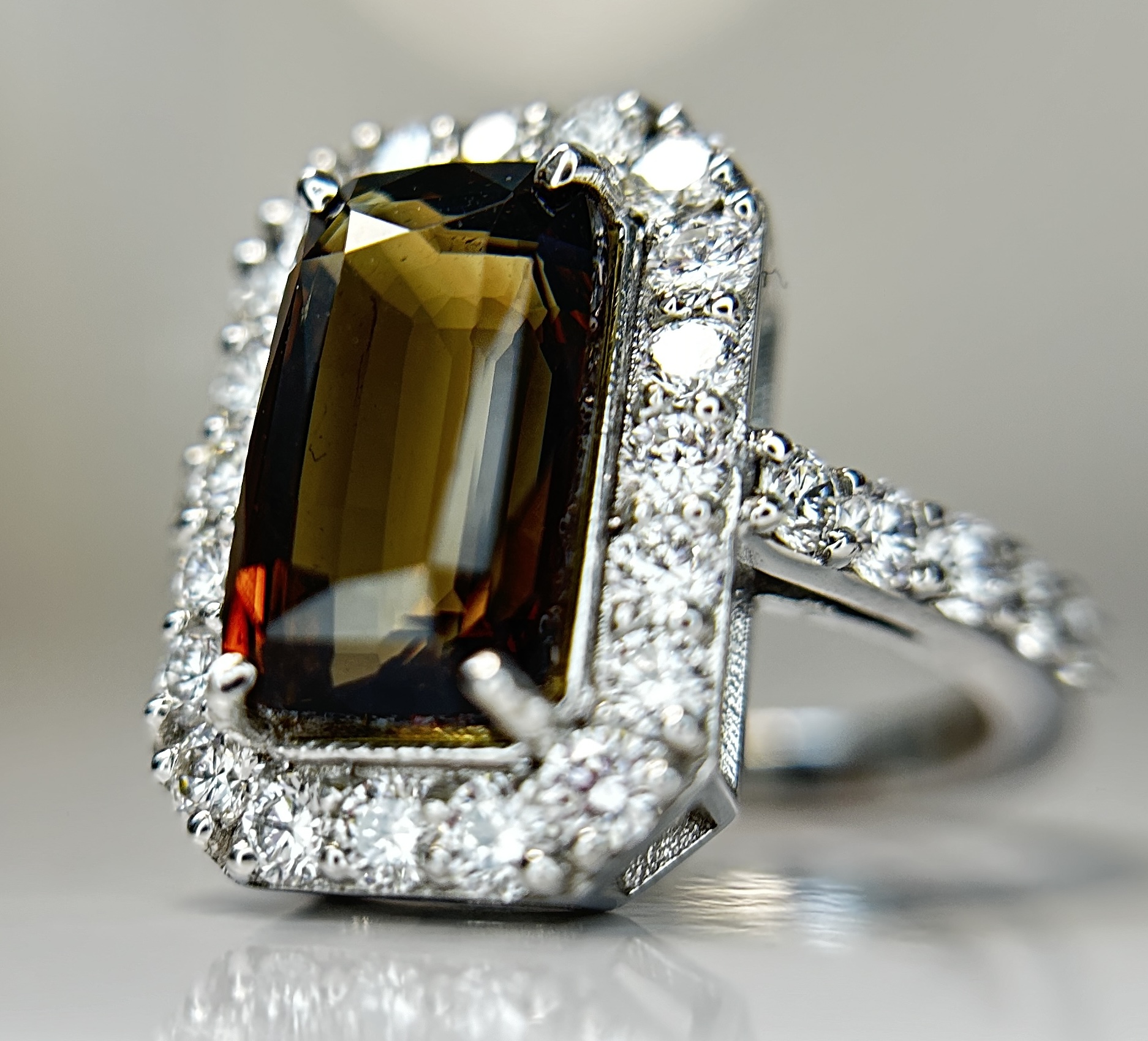 GIA Certified Natural Rare Alexandrite Ring 5.07ct With 1.38ct Diamond & 18k White Gold