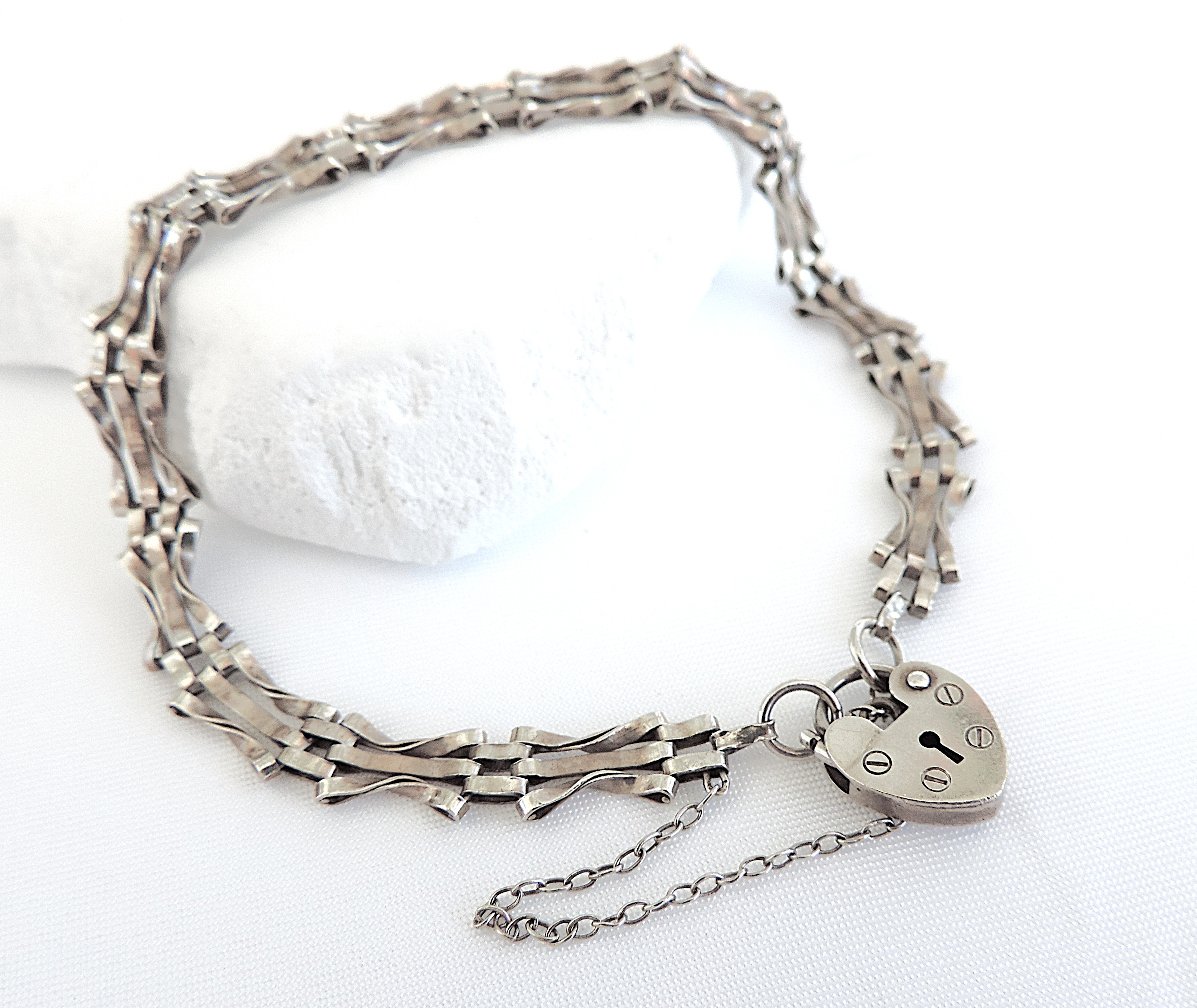 Vintage Sterling Silver Heart Padlock Gate Bracelet