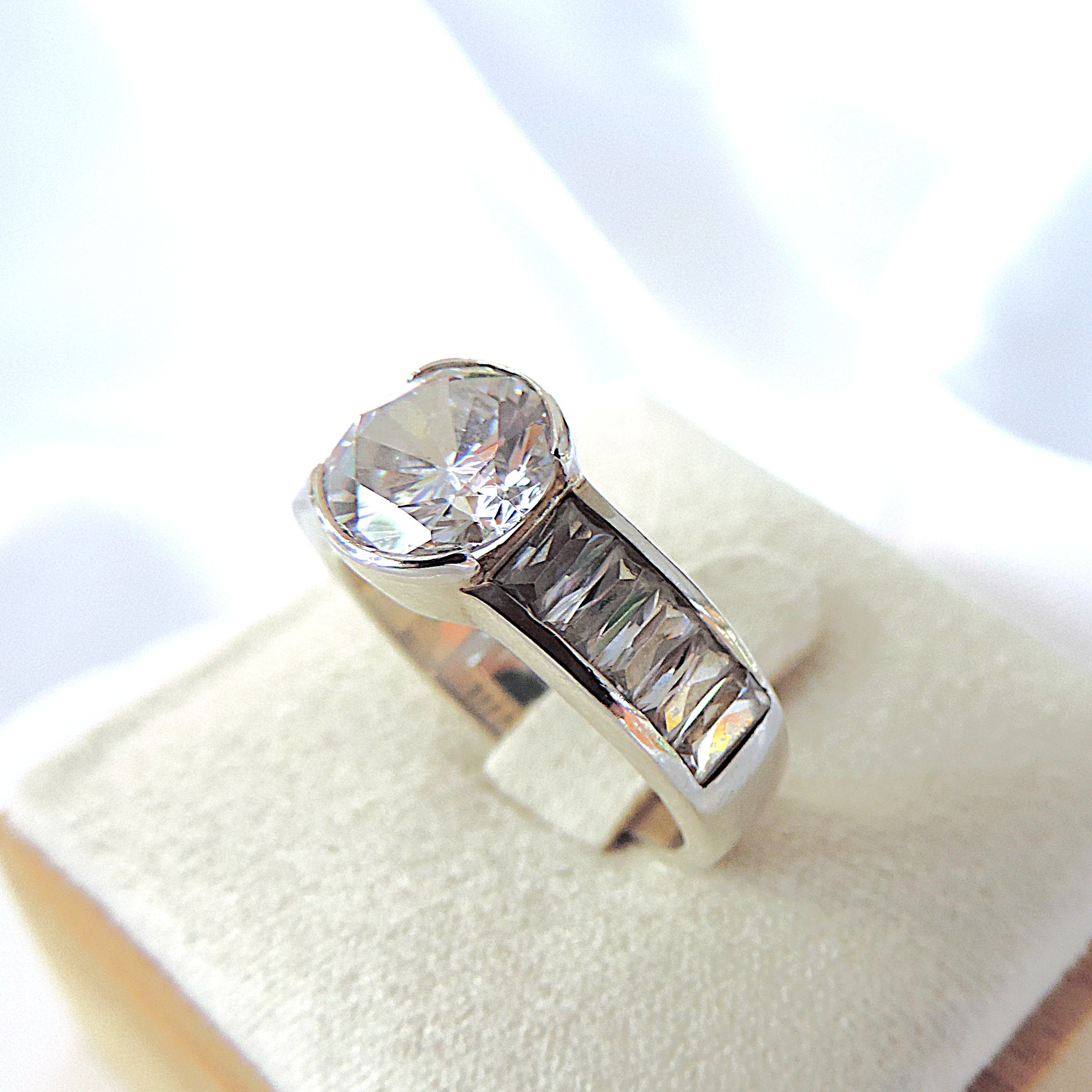 925 Silver 4.5 Carat Moissanite Gemstone Ring