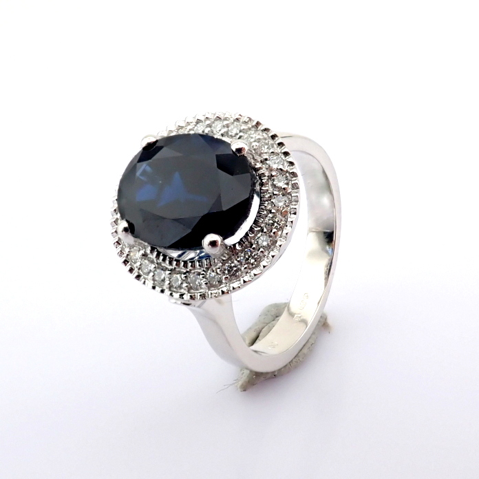 Natural Diamond 18K White Gold Ring