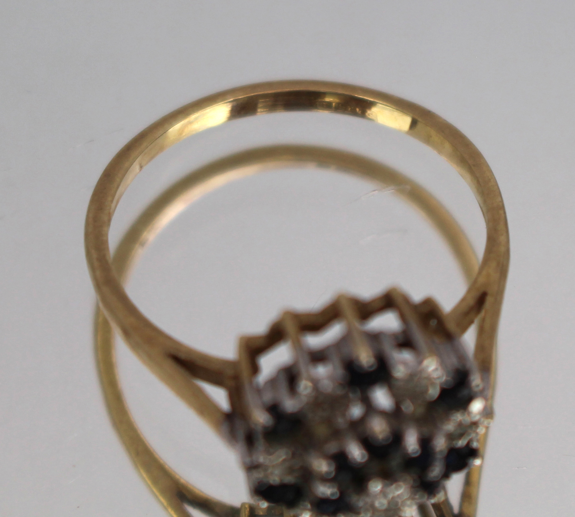 Vintage Sapphire & Diamond Ring