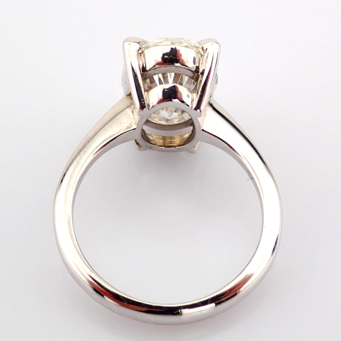 Oval Cut Lab-Grown Diamond Ring - 5.11 Total Carat (IGI Certified)