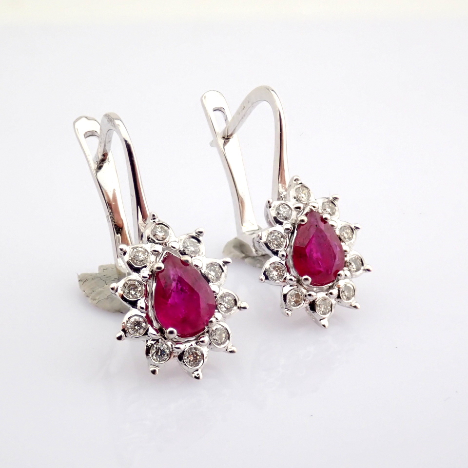 Natural Diamond 18K White Gold Earring