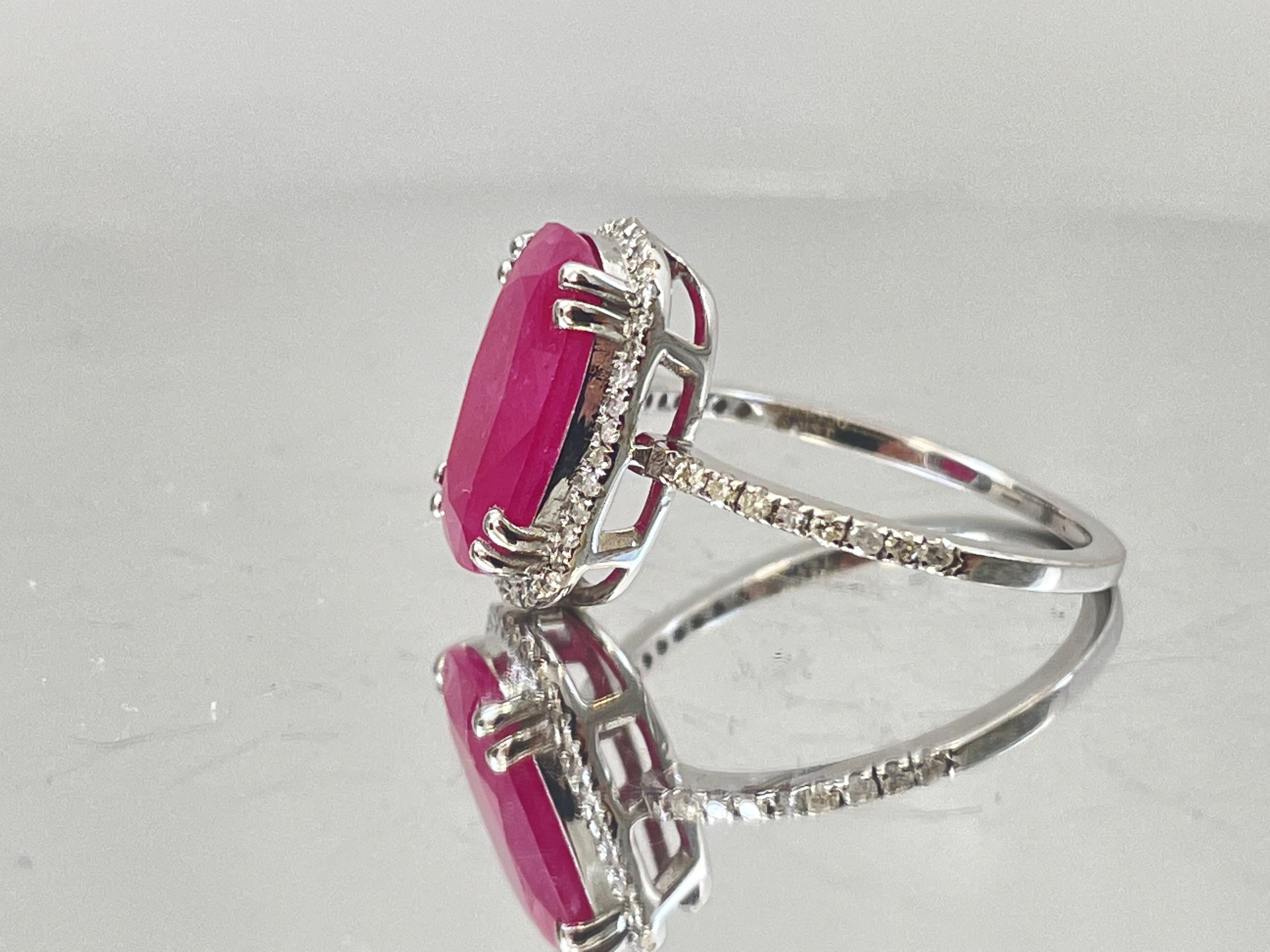 Natural Burma Ruby 4.12 Ct With Natural Diamonds & 18k Gold