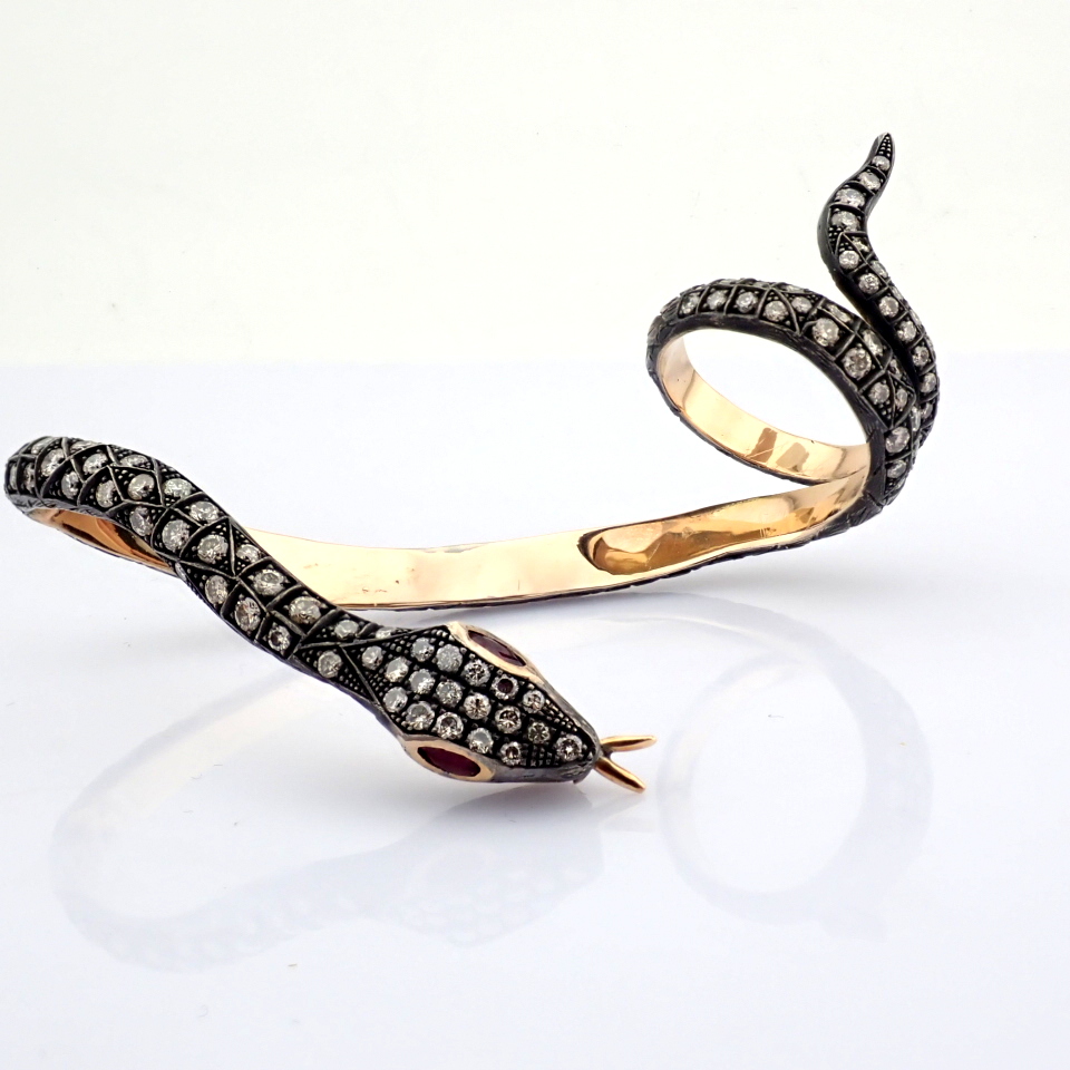 Natural Diamond 18K Yellow Gold Ring