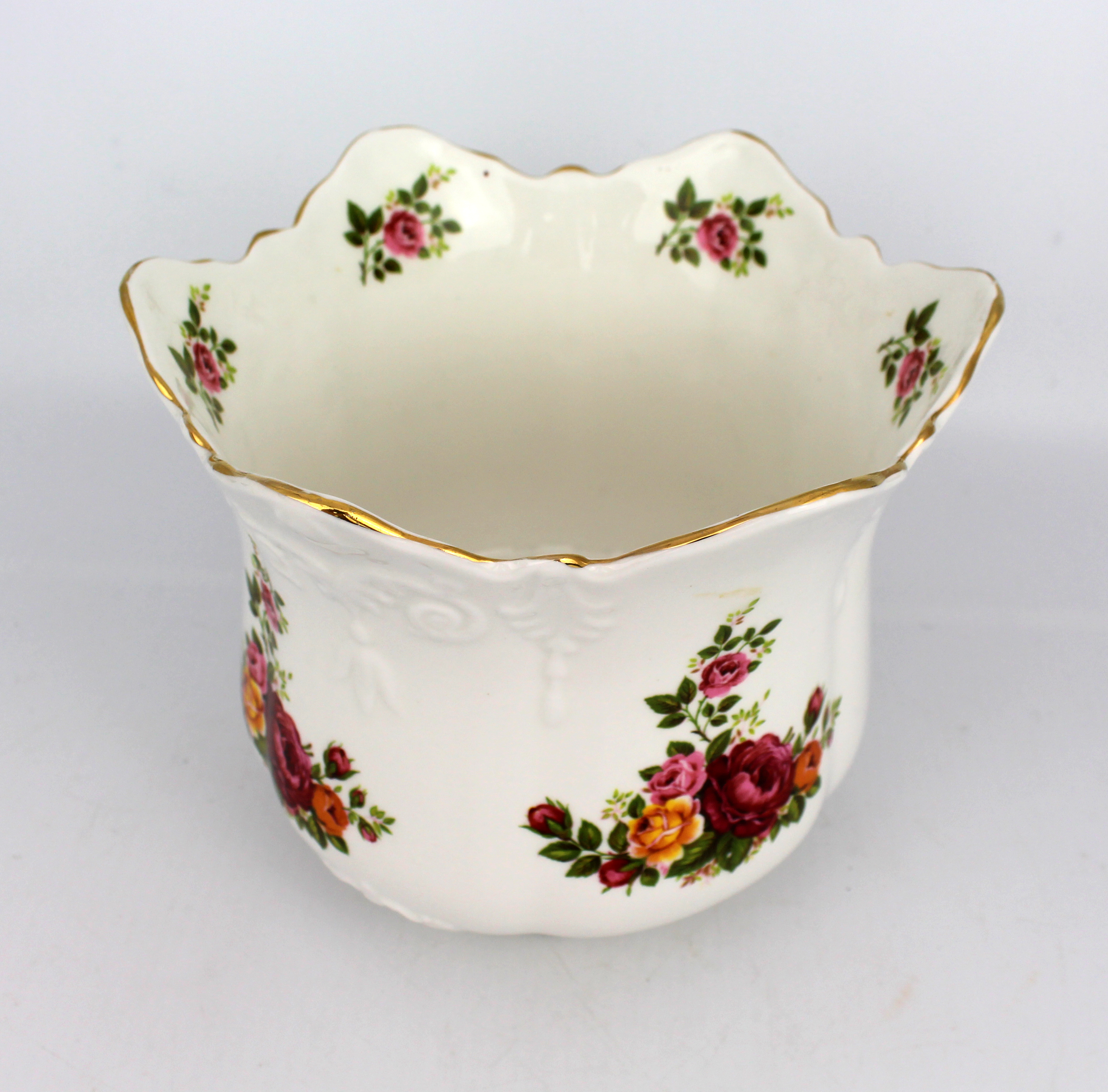 Brosnic Bone China Country Roses Cache Pot