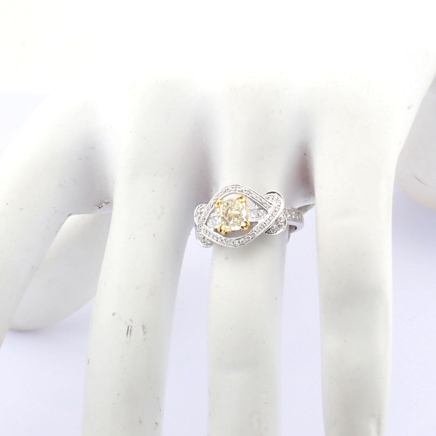 Natural Diamond 18K White Gold Ring