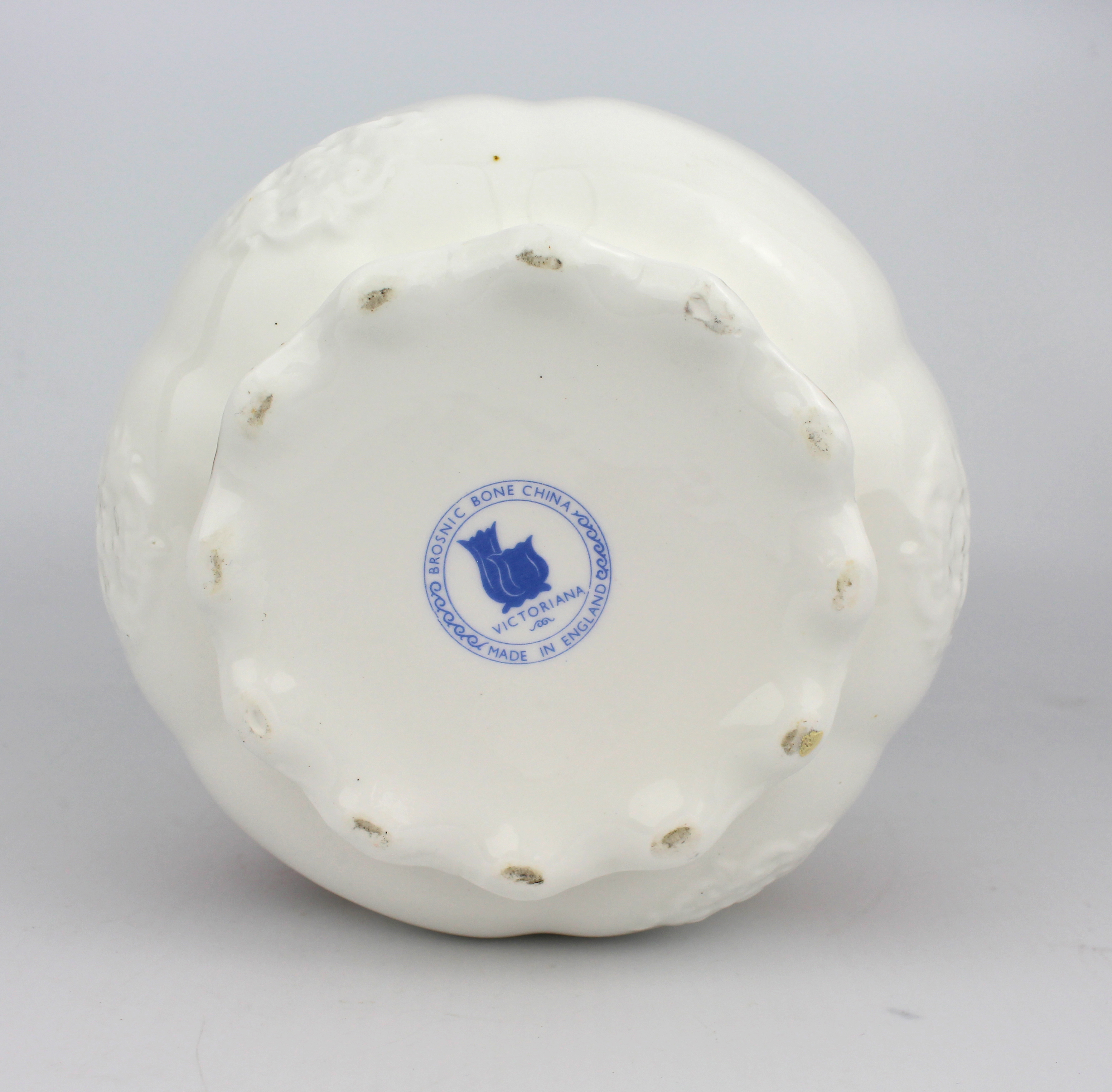 Brosnic Bone China Country Roses Cache Pot