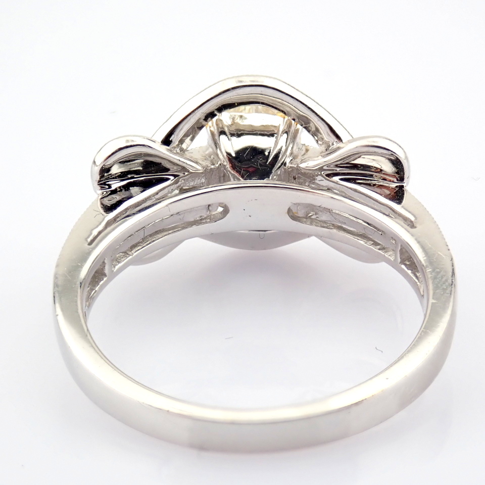 Natural Diamond 18K White Gold Ring