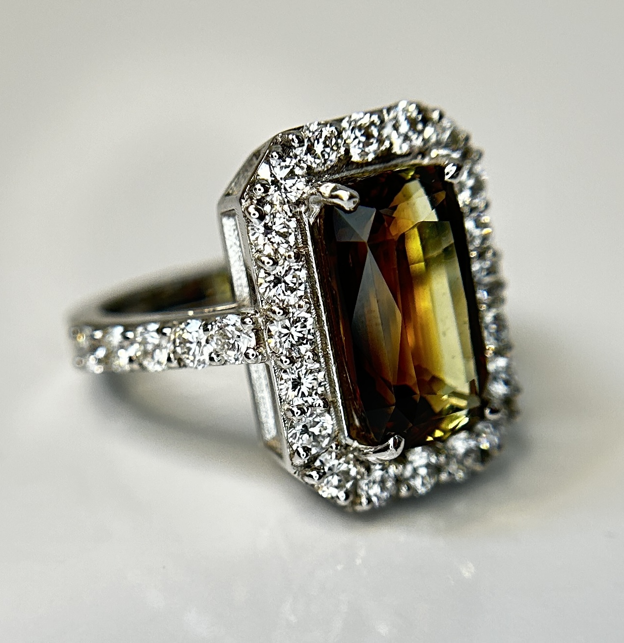 GIA Certified Natural Rare Alexandrite Ring 5.07ct With 1.38ct Diamond & 18k White Gold