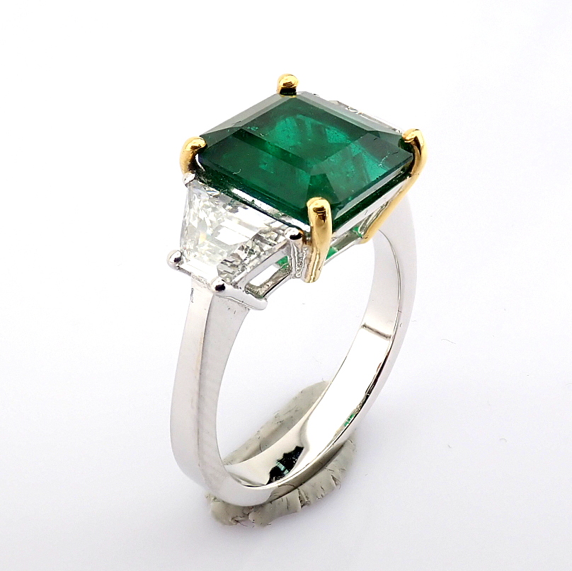 Natural Diamond 18K White Gold Ring