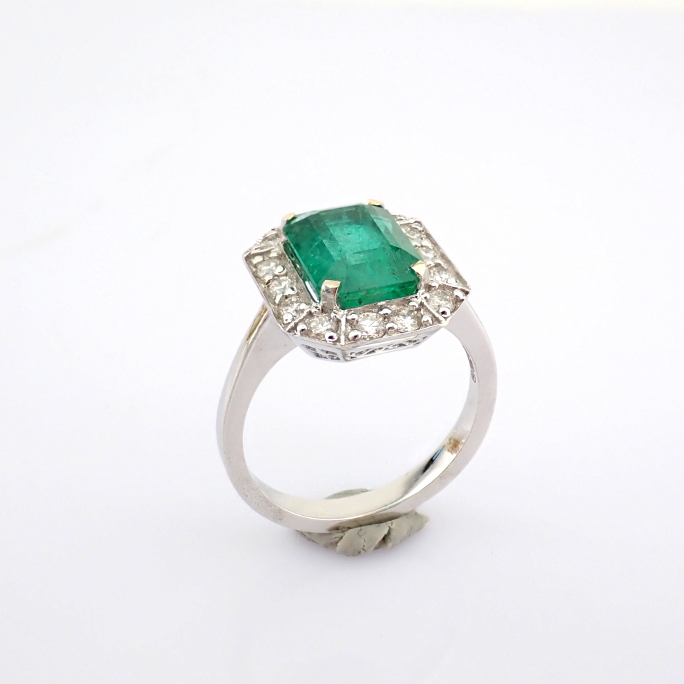 Natural Diamond 18K White Gold Ring