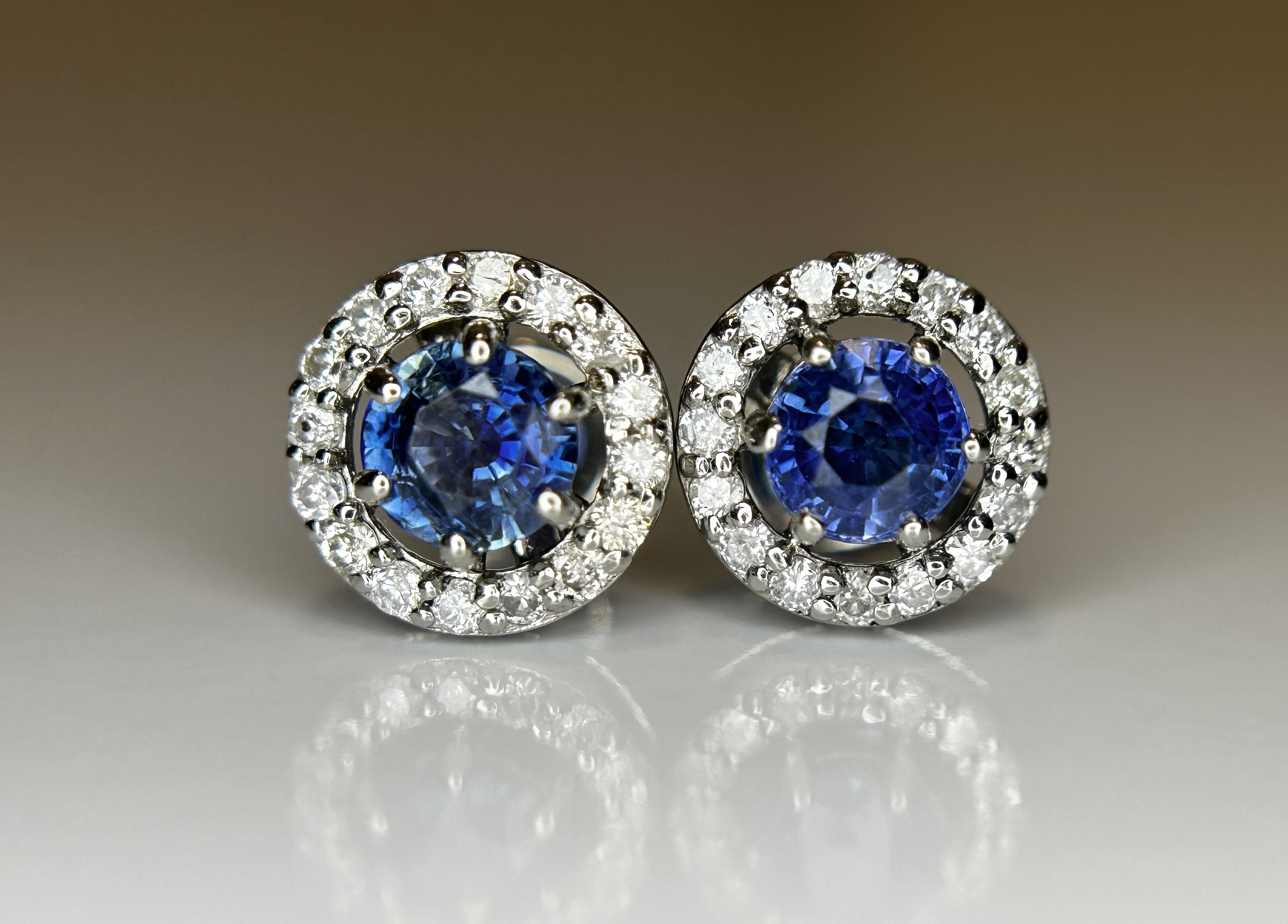 Beautiful 1.05ct Natural Unheated Blue Sapphire Earrings With Diamonds & Platinum