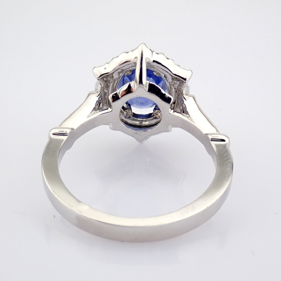 Natural Diamond 18K White Gold Ring