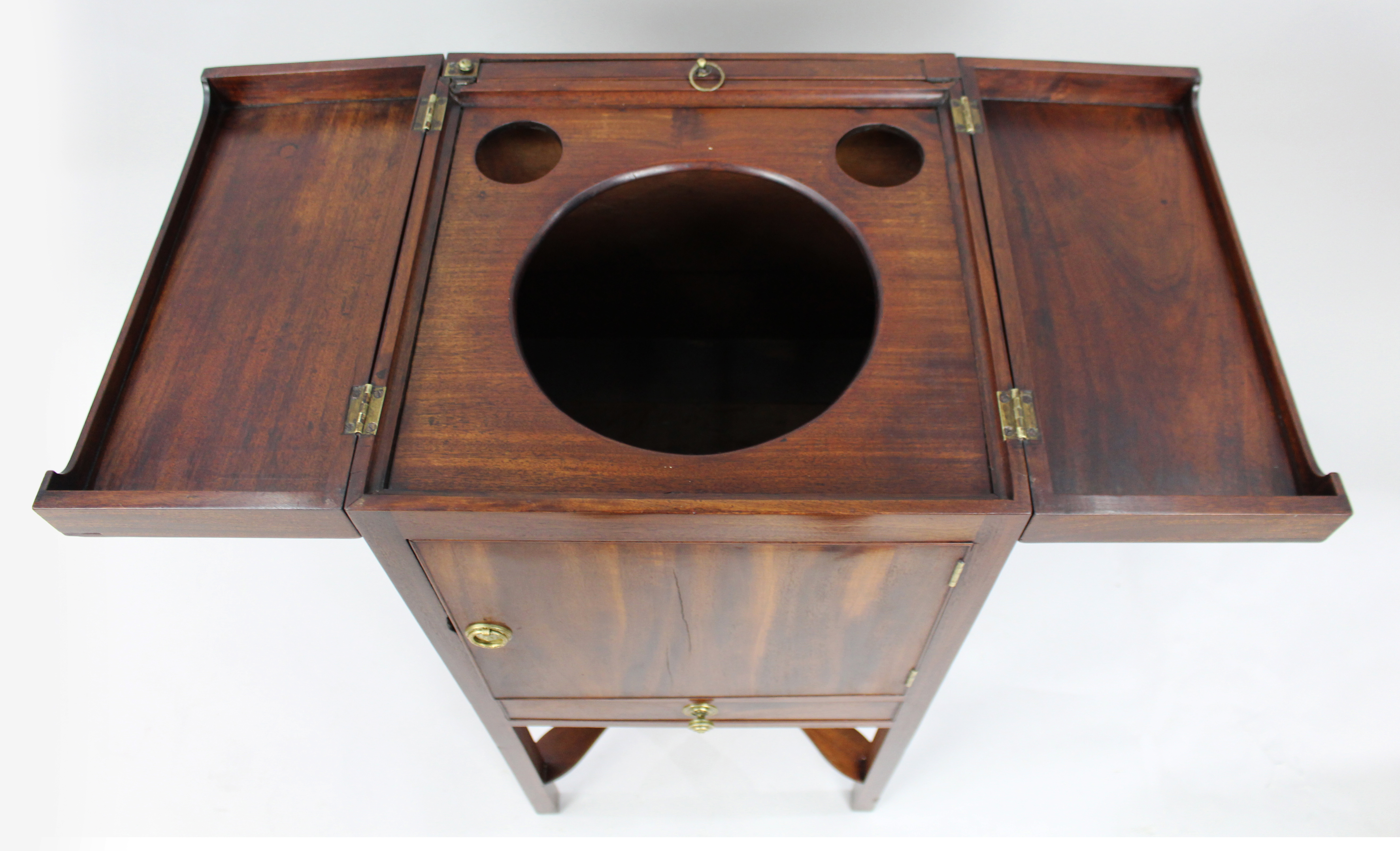 George III Mahogany Vanity Stand