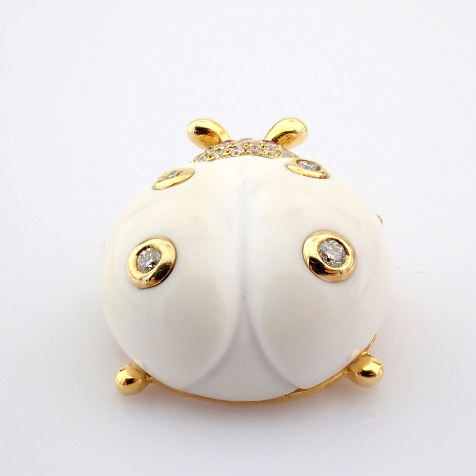 Natural Diamond 18K Yellow Gold Brooch