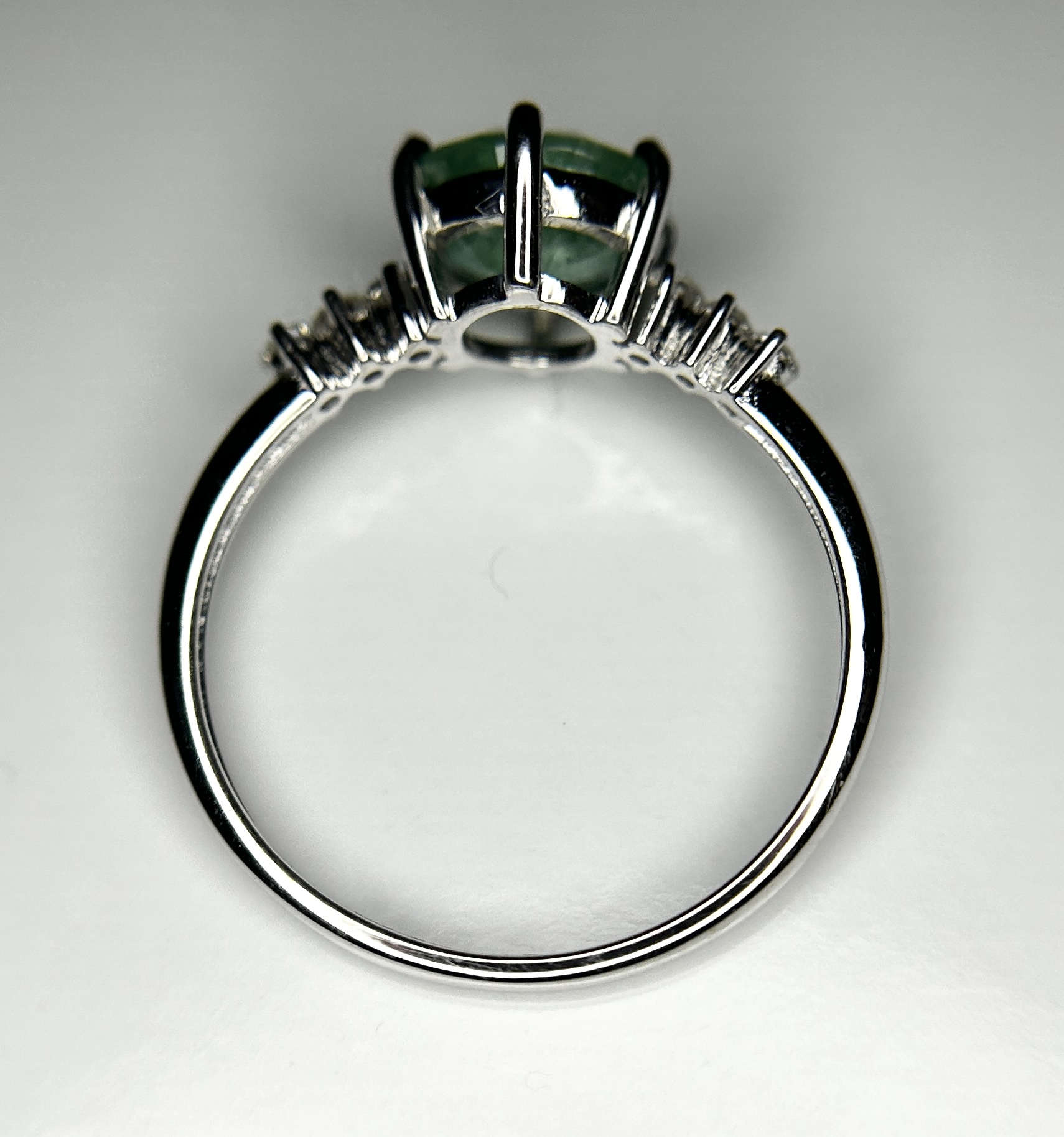 Beautiful 1.36 ct Natural Emerald With Natural Diamonds & 18k Gold