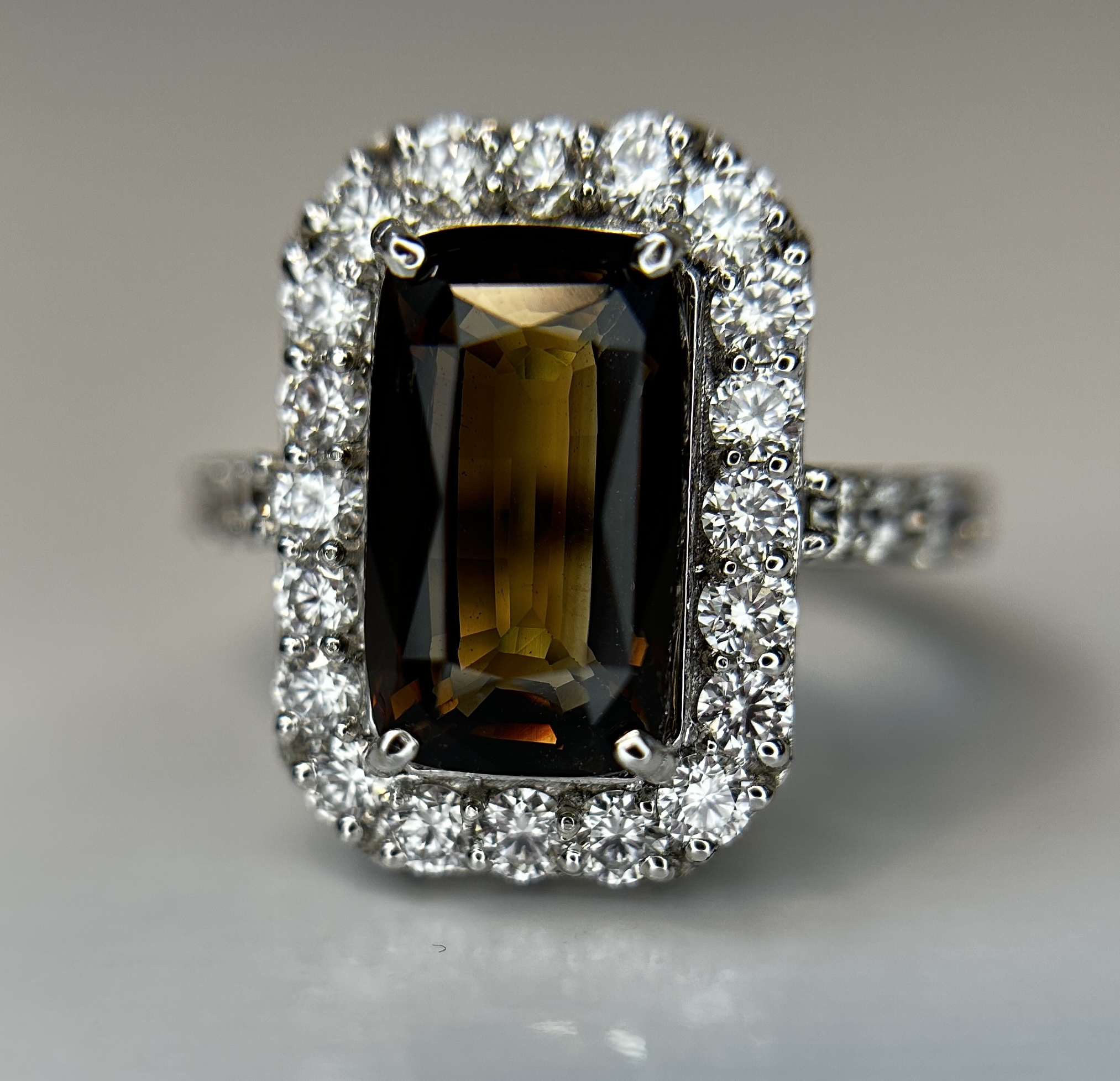 GIA Certified Natural Rare Alexandrite Ring 5.07ct With 1.38ct Diamond & 18k White Gold