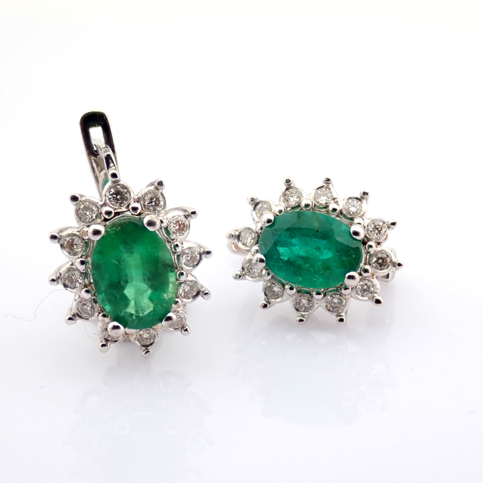Natural Diamond 18K White Gold Earring
